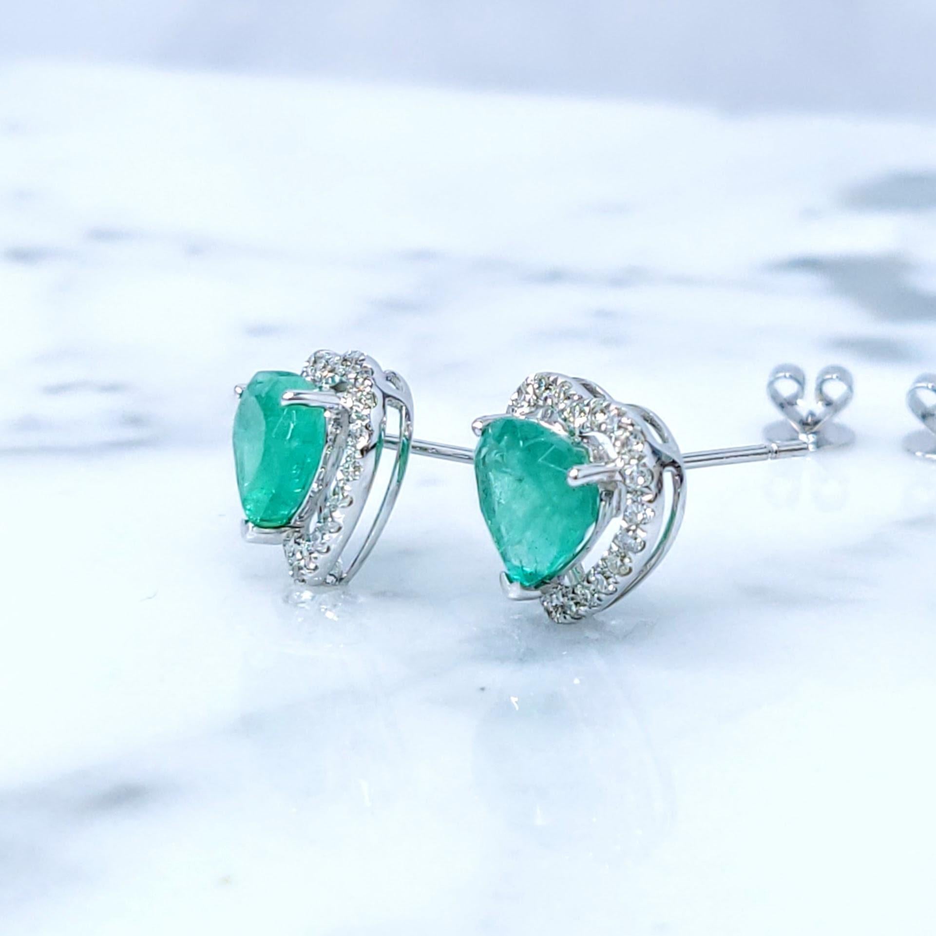 IGI Certified 3.19 Carat Emerald and Diamond Earrings in 18K White Gold in vendita 6