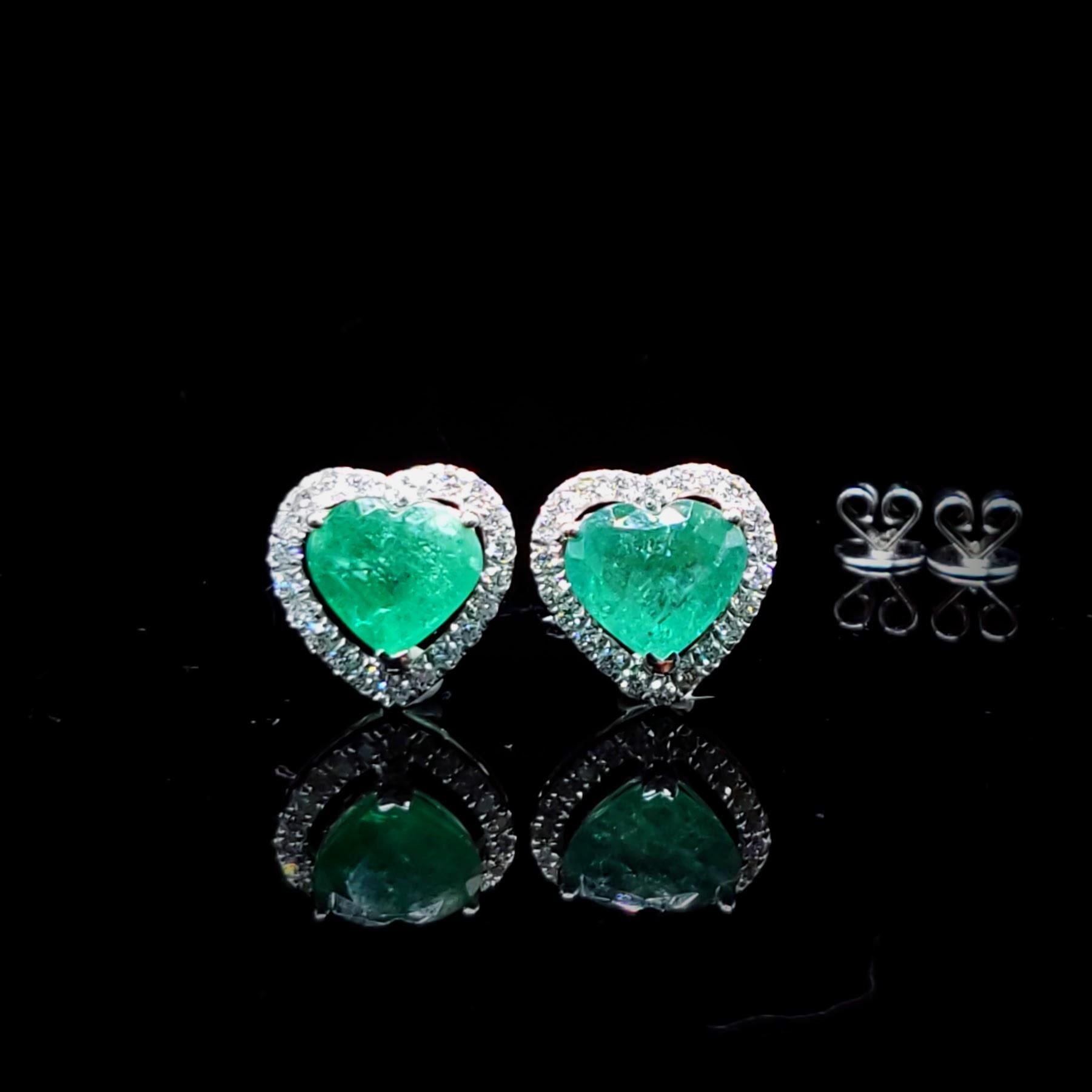 Cuore IGI Certified 3.19 Carat Emerald and Diamond Earrings in 18K White Gold in vendita