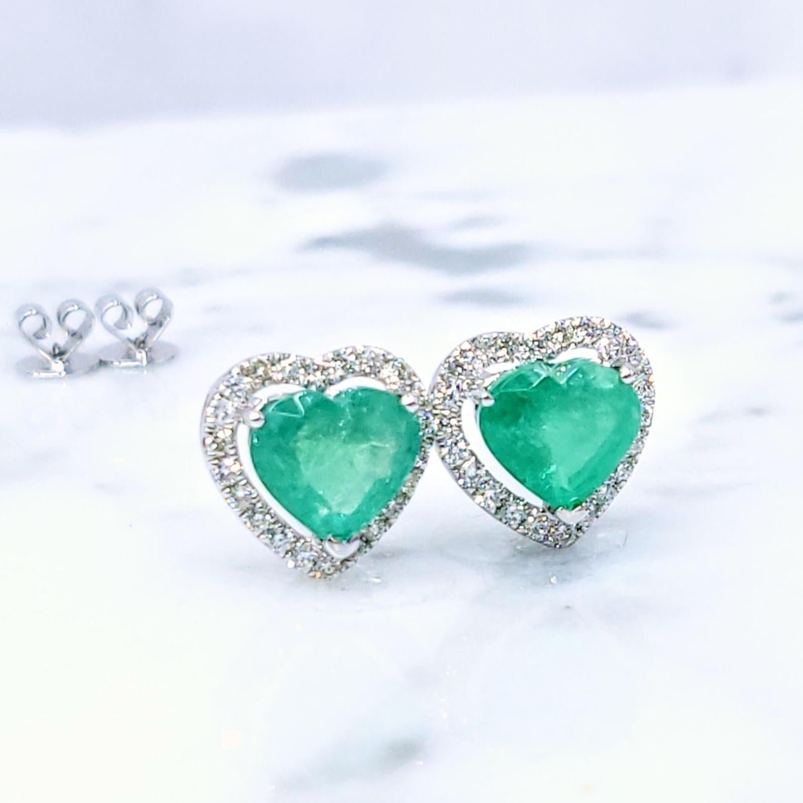 IGI Certified 3.19 Carat Emerald and Diamond Earrings in 18K White Gold in vendita 2