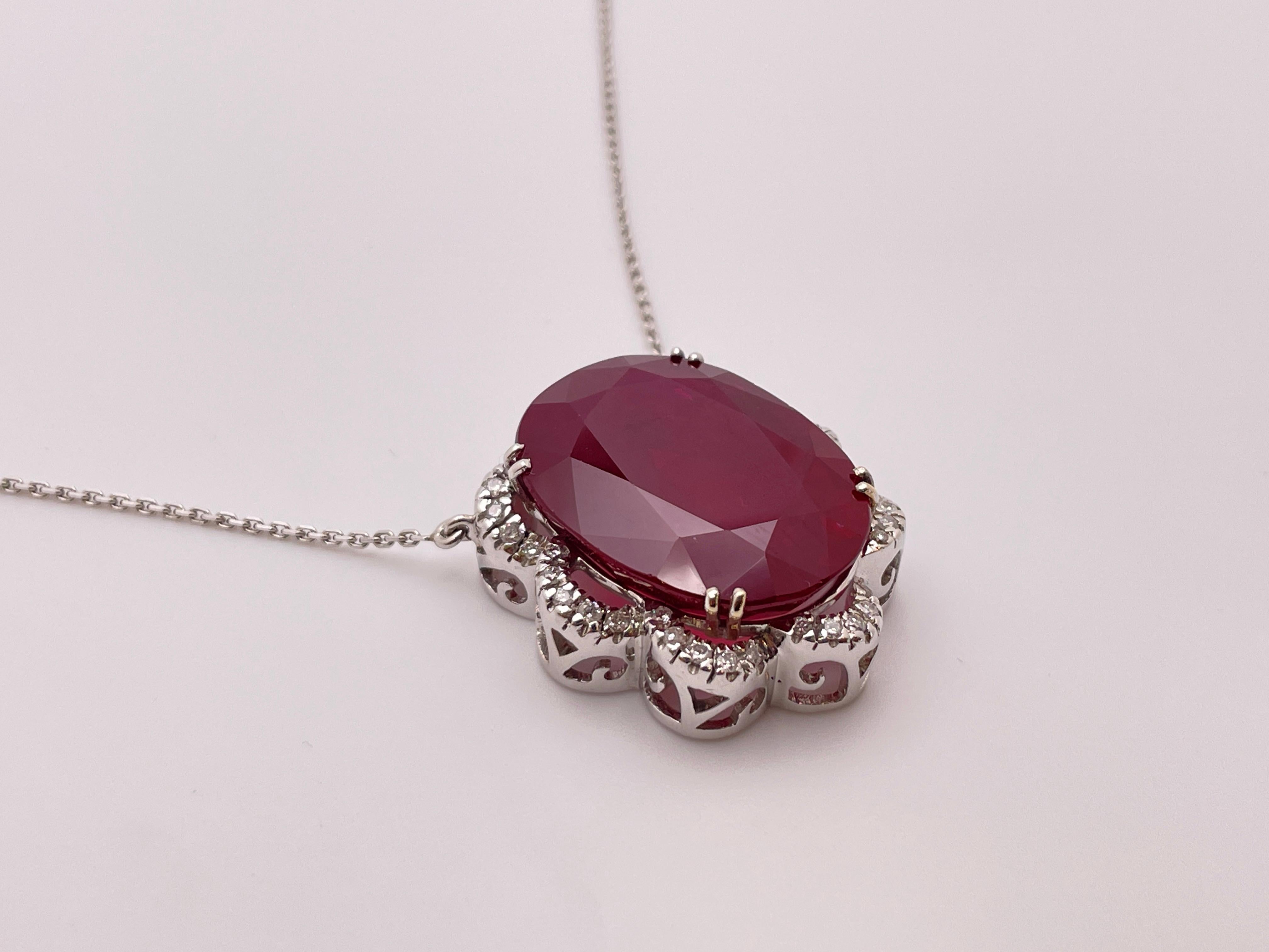 IGI Certified 32 CT Ruby Diamond 18K White Gold Pendant Necklace im Angebot 1