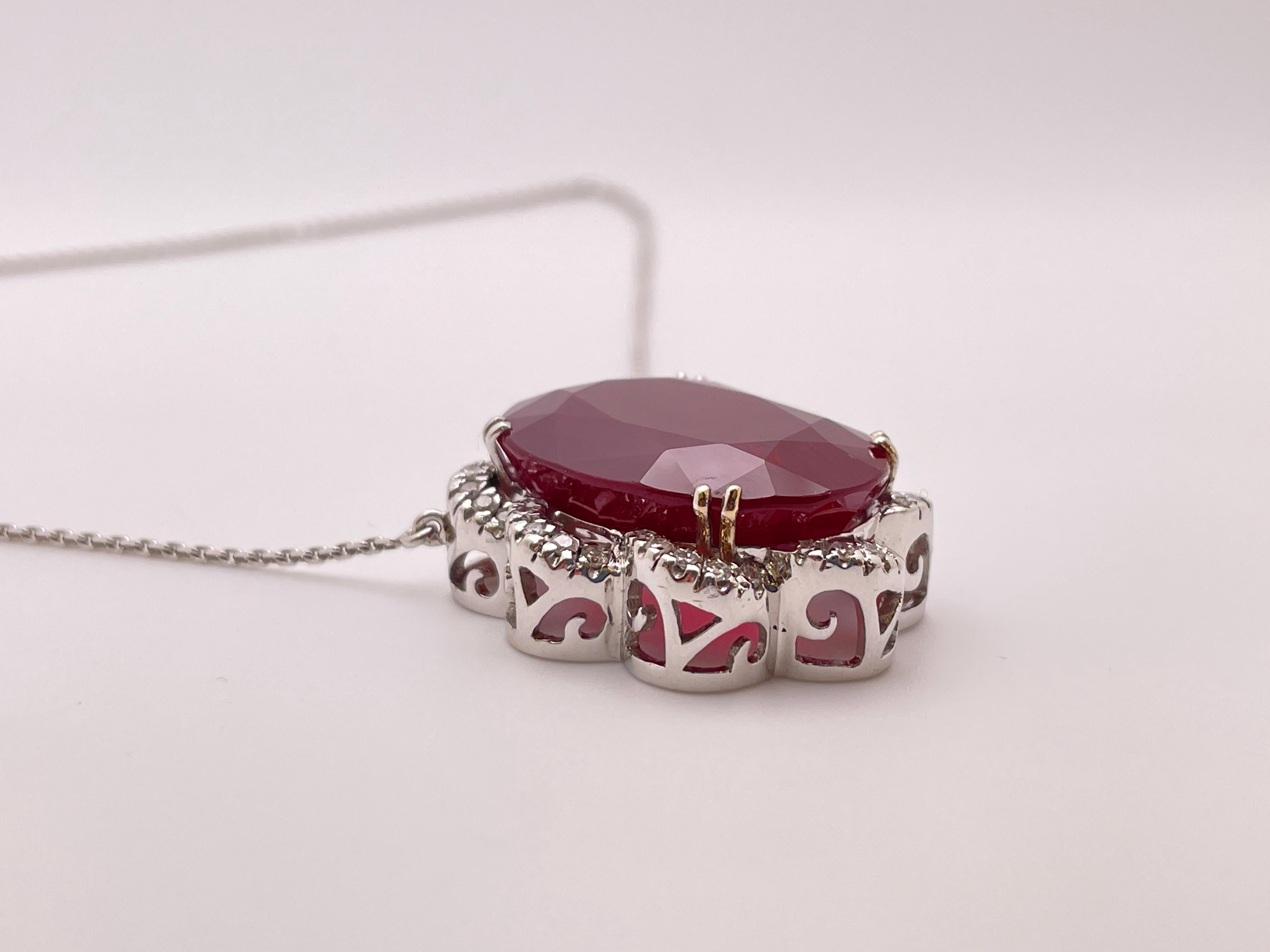 IGI Certified 32 CT Ruby Diamond 18K White Gold Pendant Necklace im Angebot 2