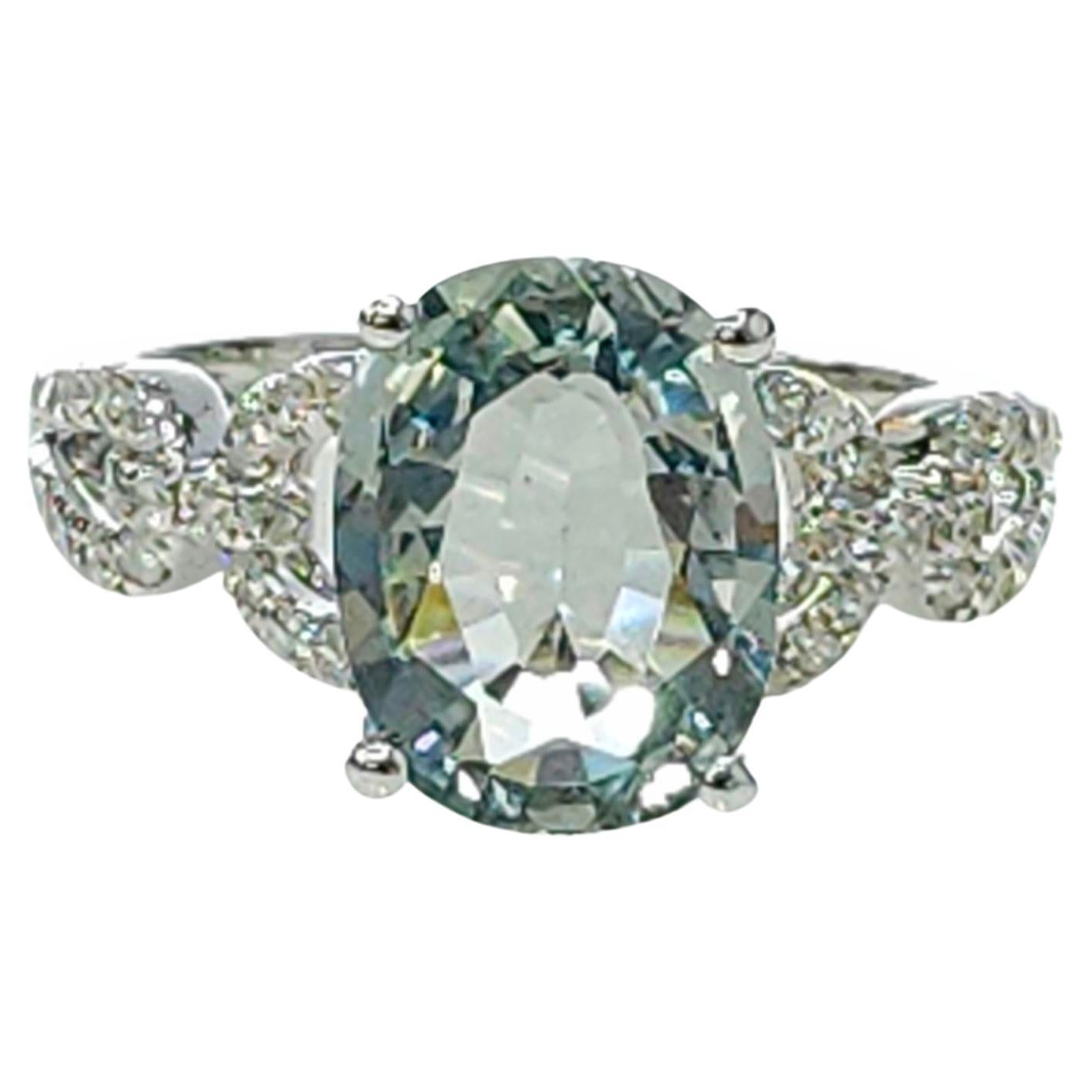 IGI Certified 3.24 Carat Light Green Sapphire & Diamond Ring in 18K White Gold For Sale
