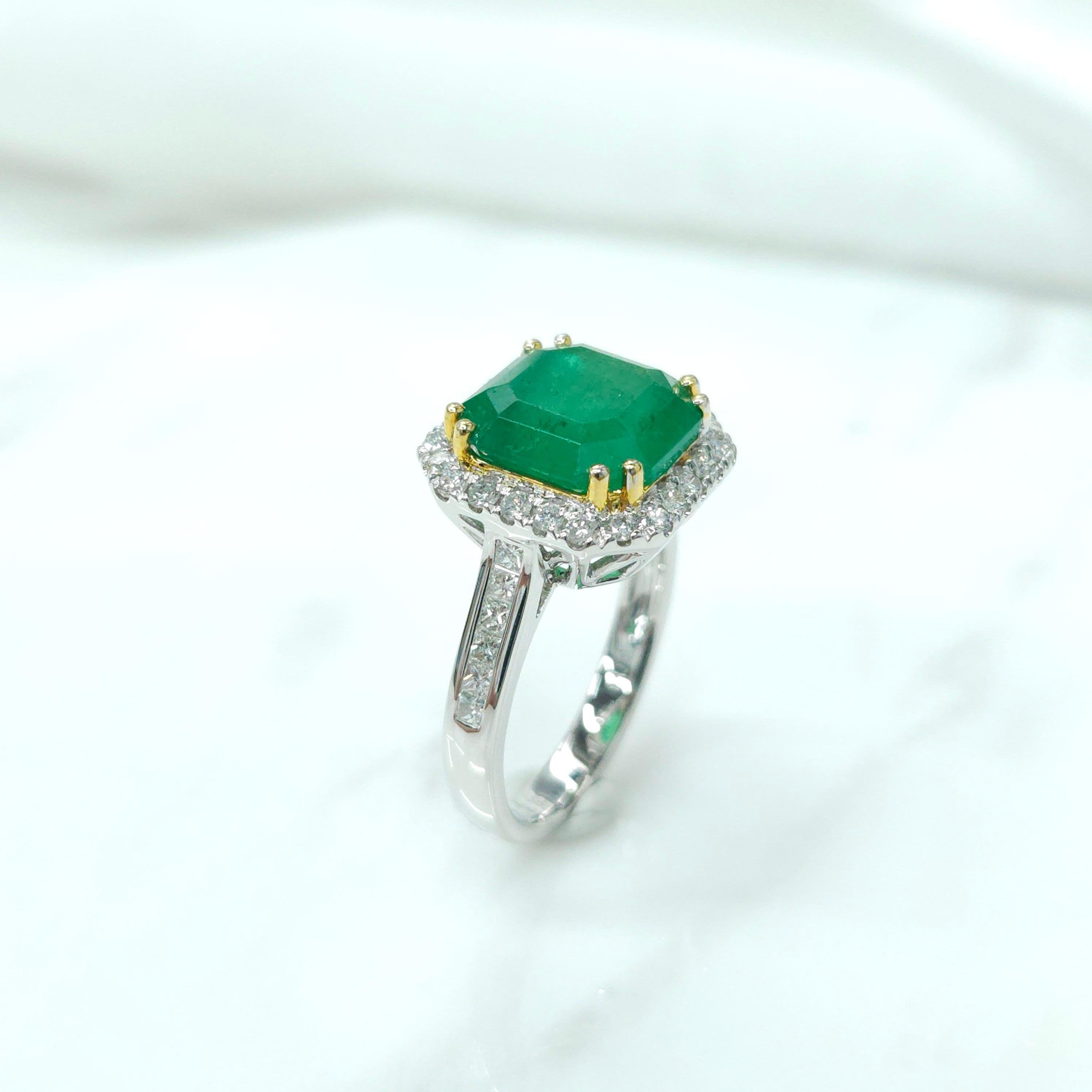 IGI certified 3.33 Carat Emerald & 0.56 Carat Diamond Ring  For Sale 6