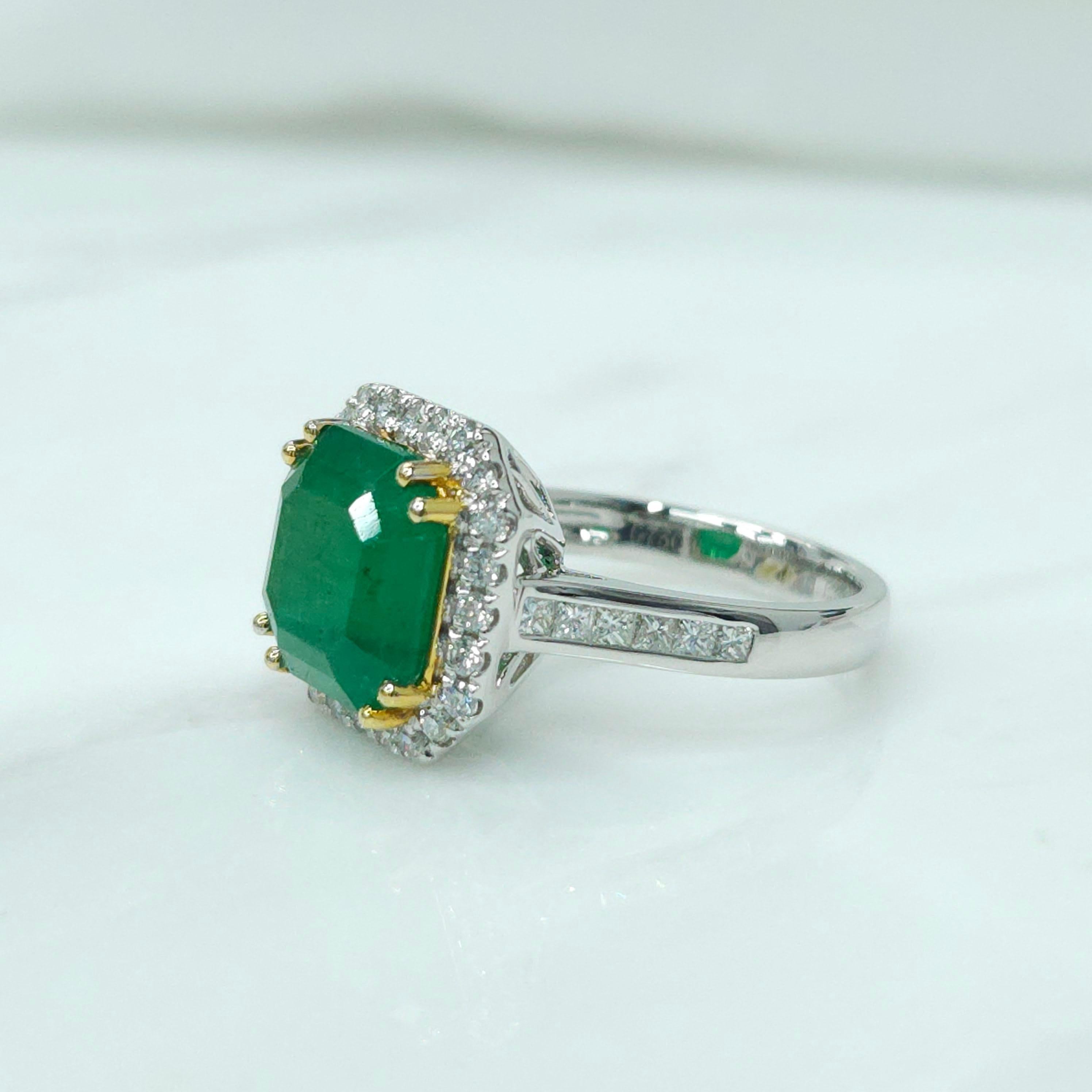 IGI certified 3.33 Carat Emerald & 0.56 Carat Diamond Ring  For Sale 2
