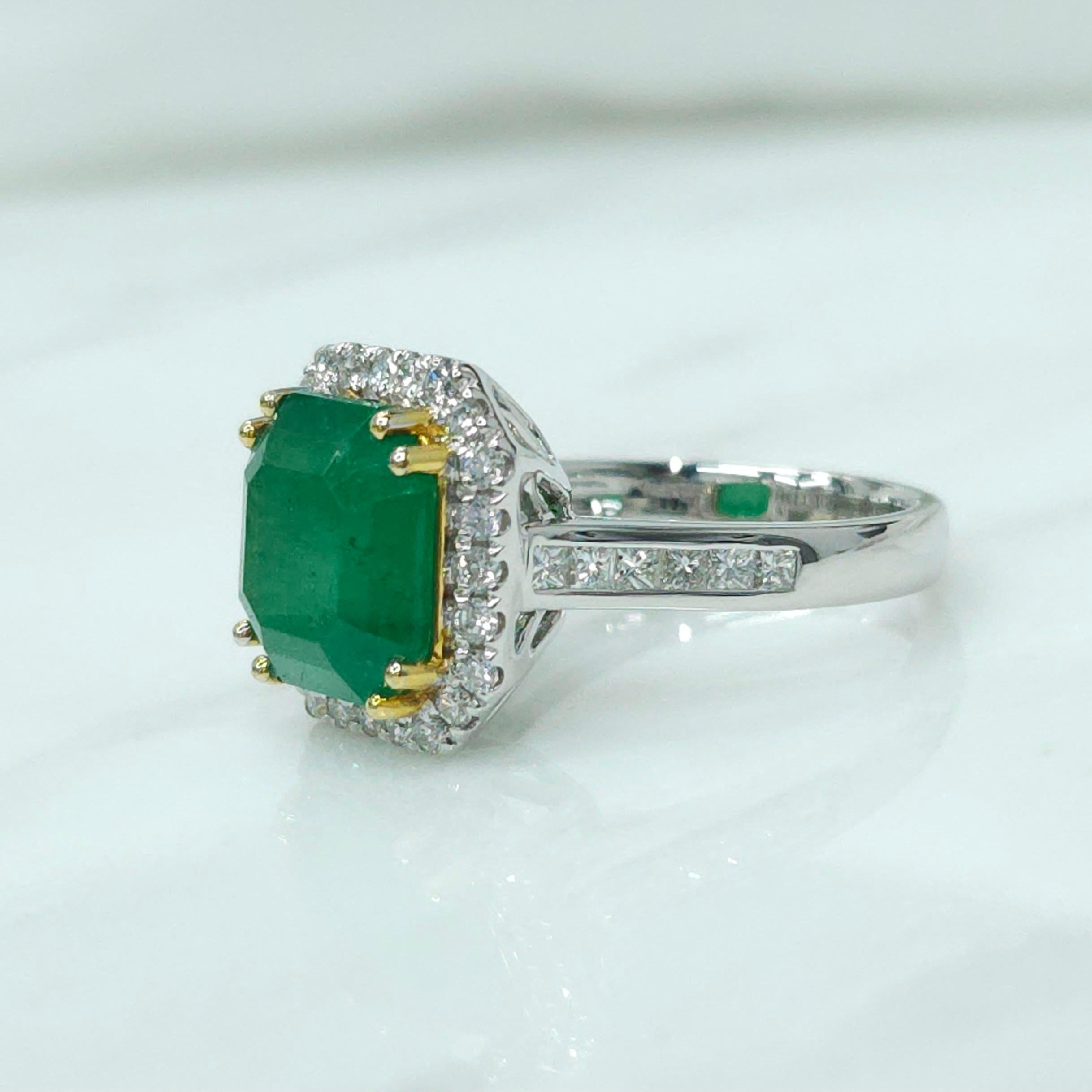 IGI certified 3.33 Carat Emerald & 0.56 Carat Diamond Ring  For Sale 3