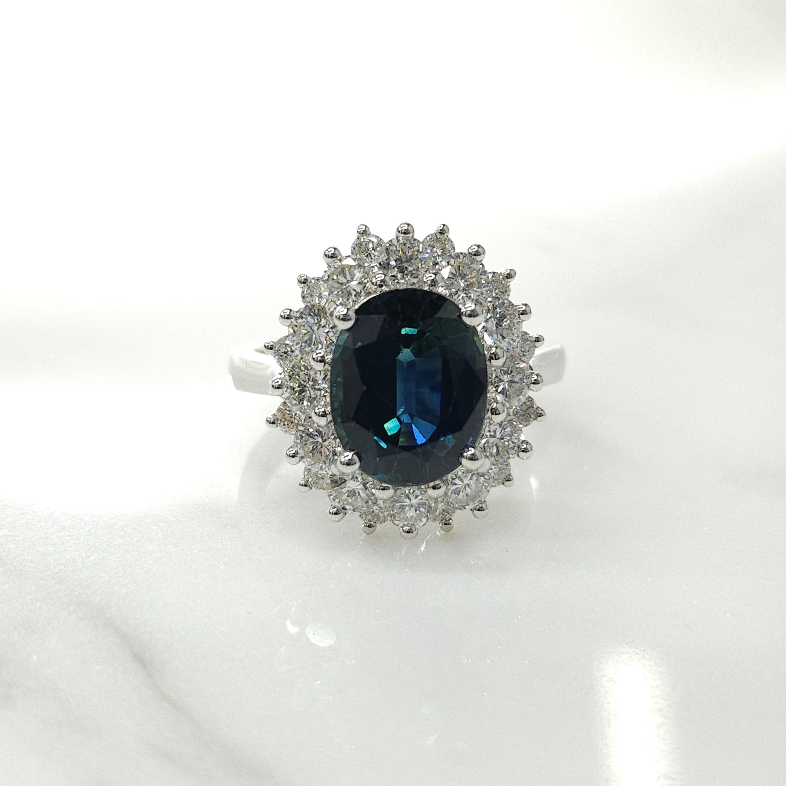 IGI Certified 3.37 Carat No Heat Blue Sapphire & Diamond Ring in 18K White Gold For Sale 1
