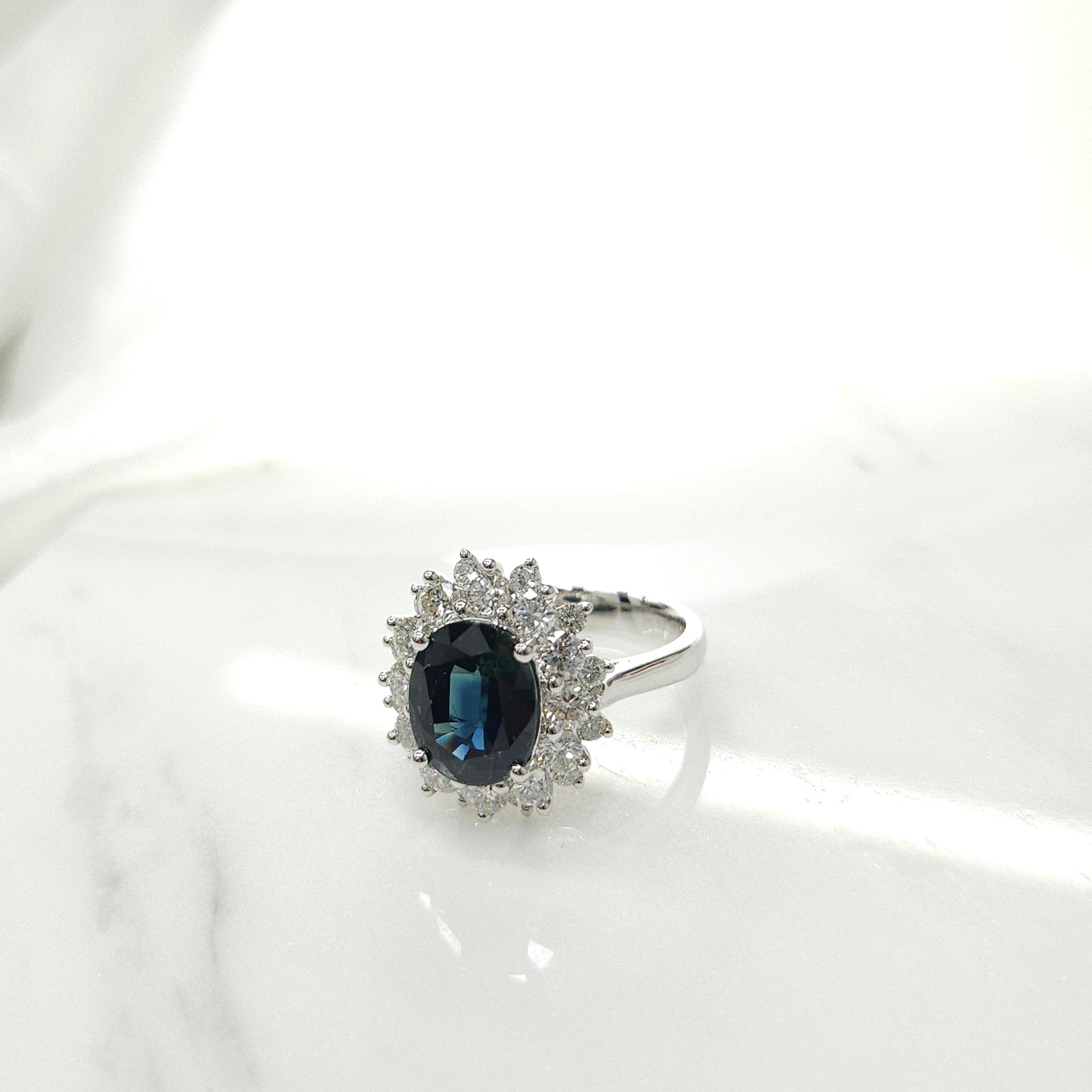 IGI Certified 3.37 Carat No Heat Blue Sapphire & Diamond Ring in 18K White Gold For Sale 3