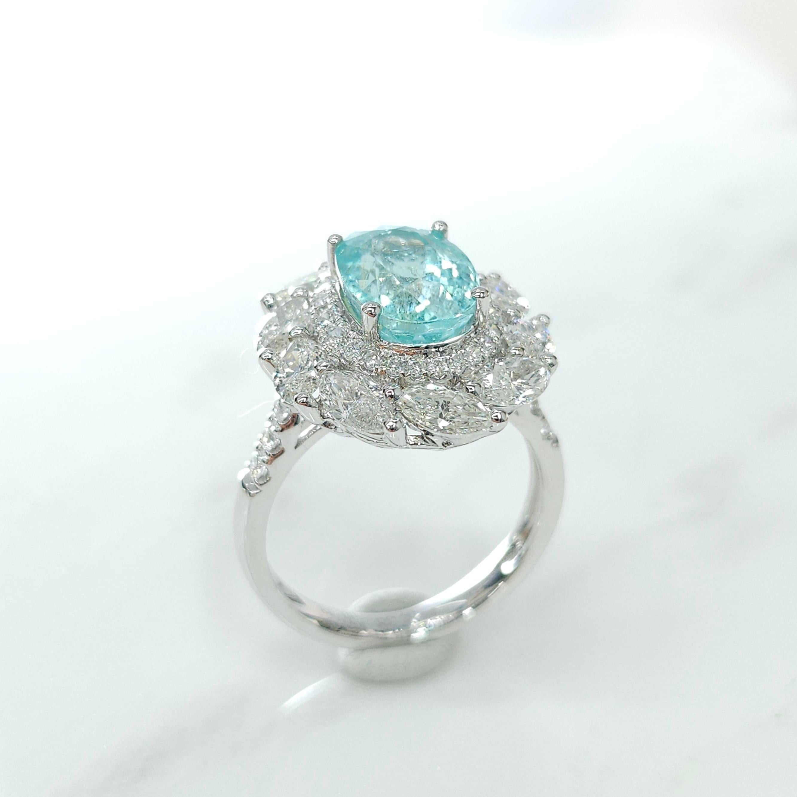 IGI-zertifizierter 3,38 Karat Paraiba- und Diamantring aus 18 Karat Weißgold Damen