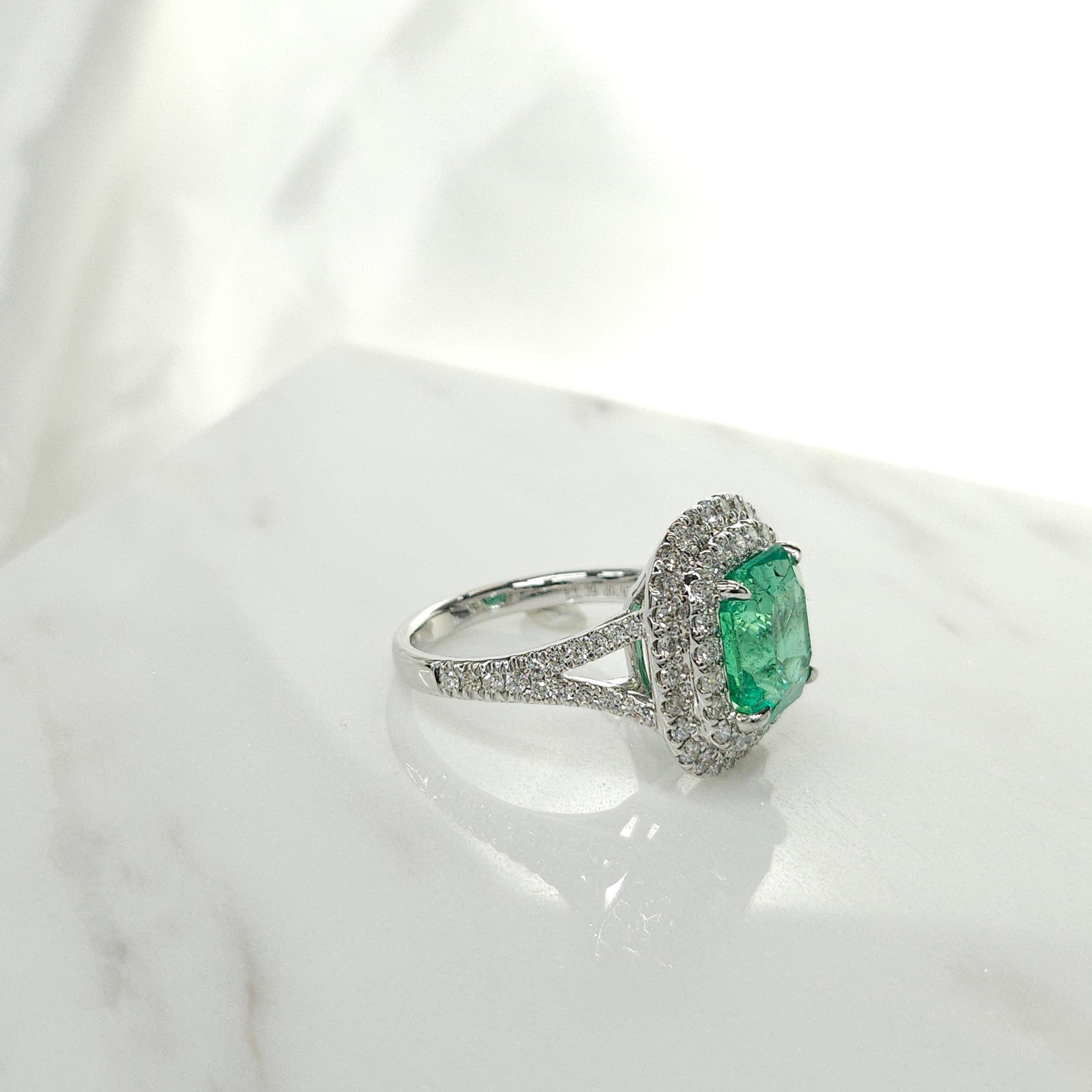 IGI certified  3.39 Carat Colombian Emerald & 0.95 Carat Diamond Ring  For Sale 7