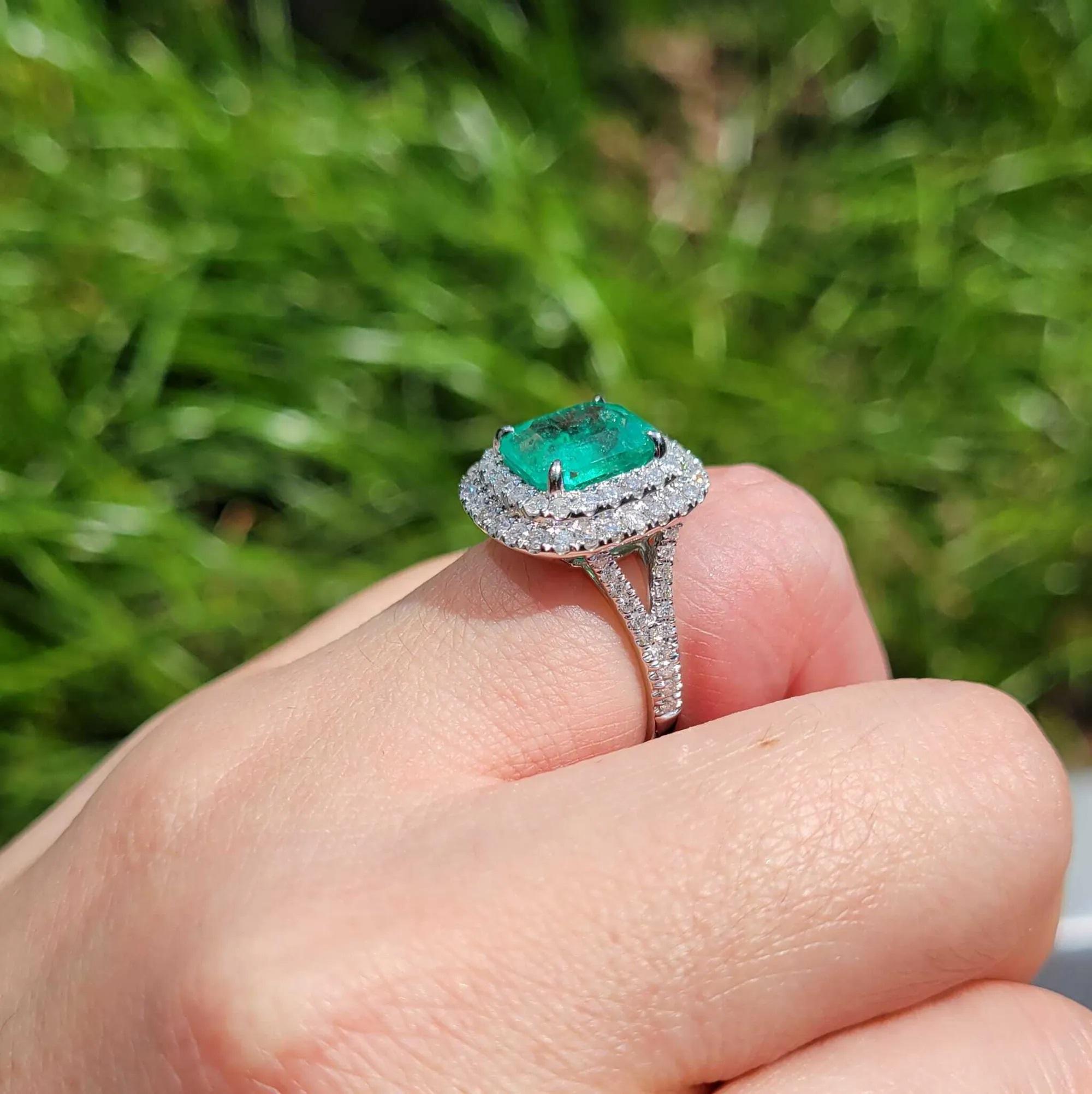 Emerald Cut IGI certified  3.39 Carat Colombian Emerald & 0.95 Carat Diamond Ring  For Sale