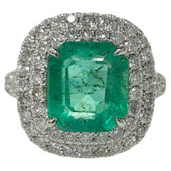 IGI certified  3.39 Carat Colombian Emerald & 0.95 Carat Diamond Ring 