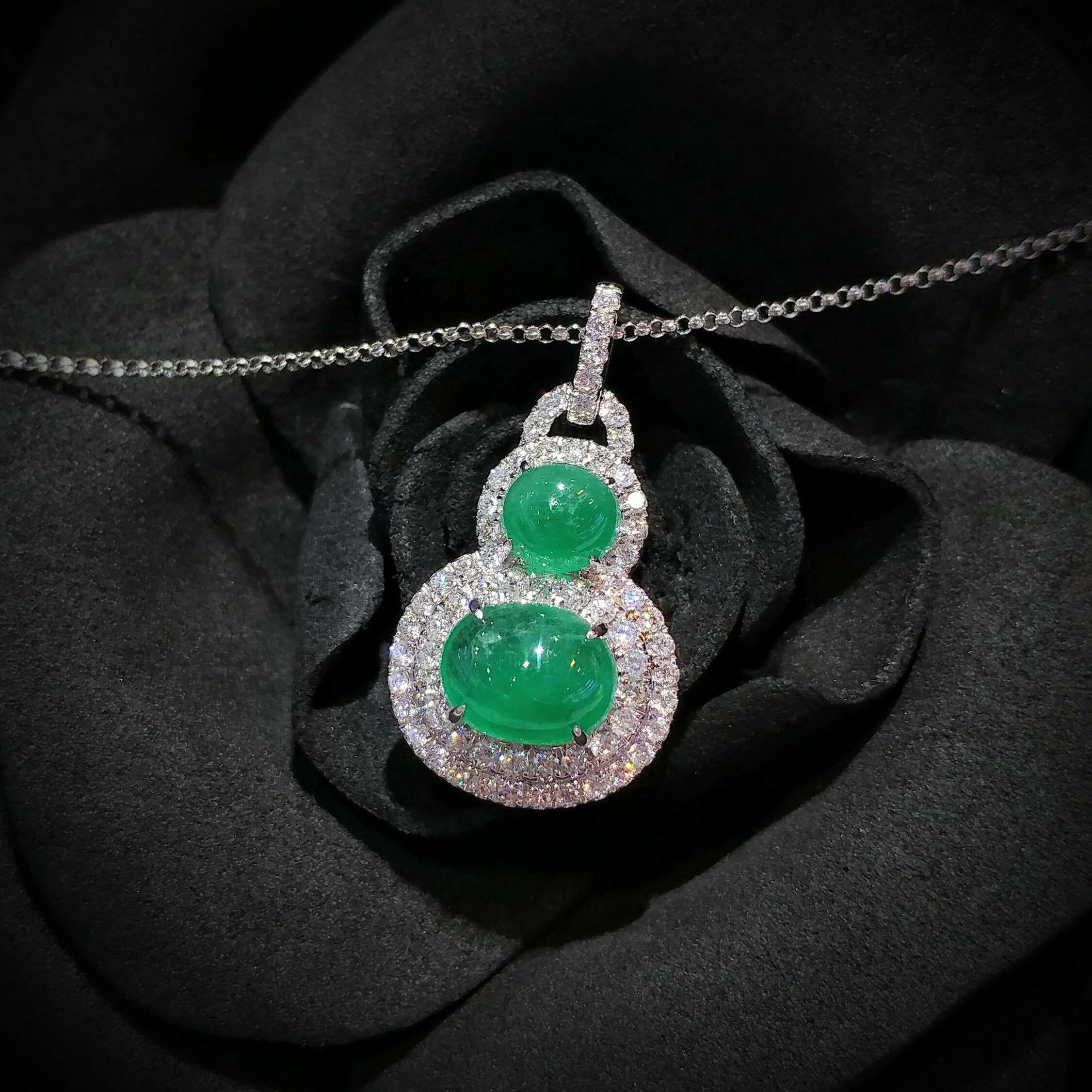 Pendentif en or blanc 18 carats certifié IGI 3,39 carats d'émeraude colombienne et de diamant en vente 3