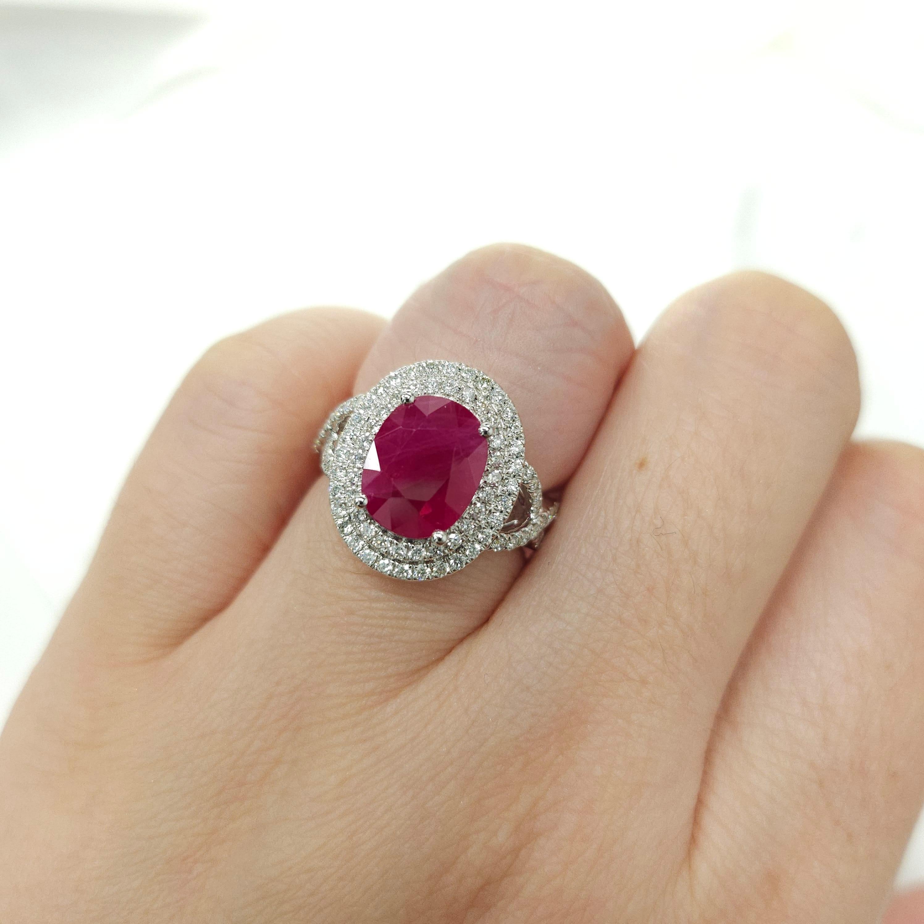 IGI Certified 3.42 Carat Burma Ruby & Diamond Ring in 18K White Gold For Sale 1