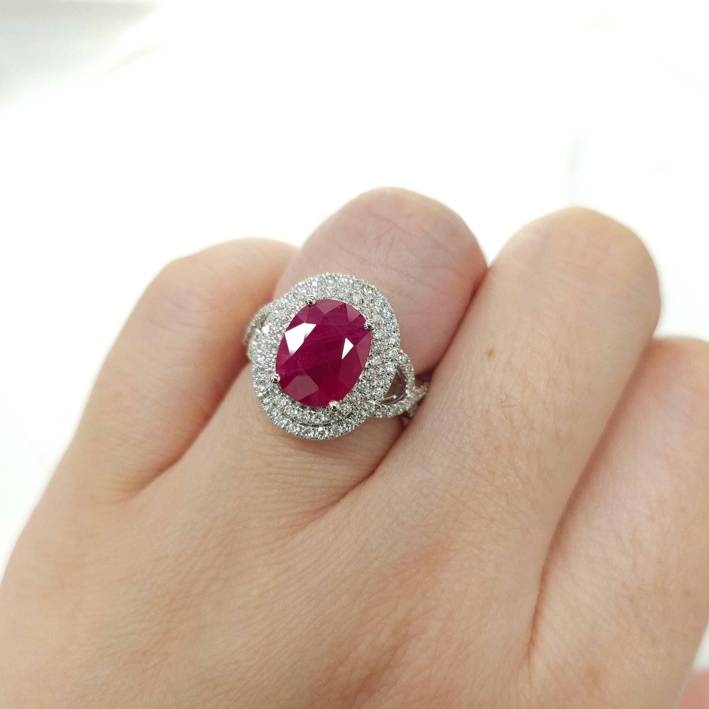 IGI Certified 3.42 Carat Burma Ruby & Diamond Ring in 18K White Gold For Sale 2