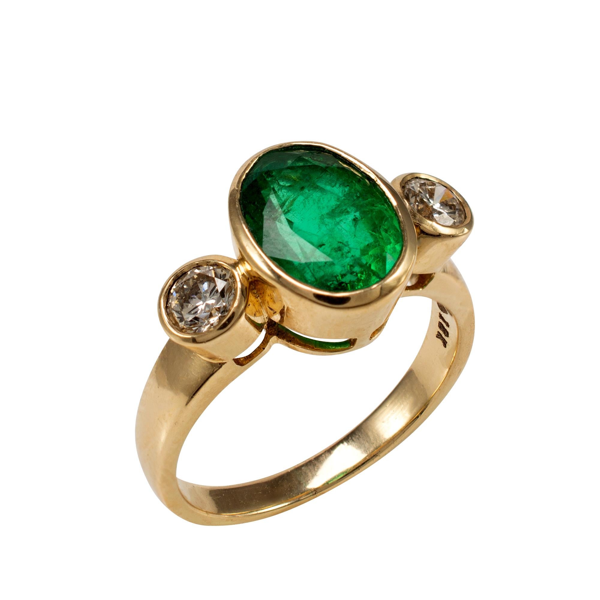 Certified 3.5 Carat Emerald and Diamond Bezel Statement Ring 18 Karat Gold In Excellent Condition In Preston, Lancashire