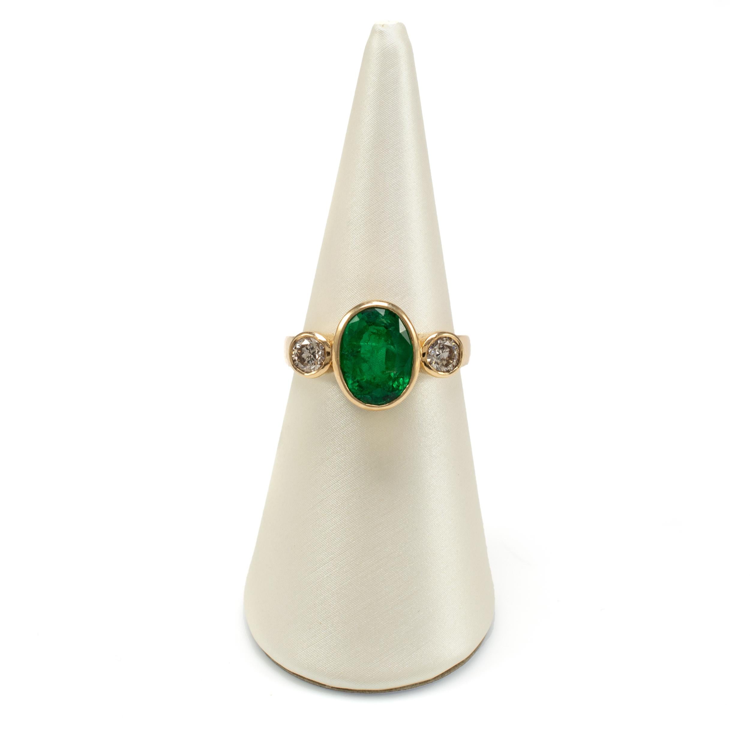 Art Deco Certified 3.5 Carat Emerald and Diamond Bezel Statement Ring 18 Karat Gold