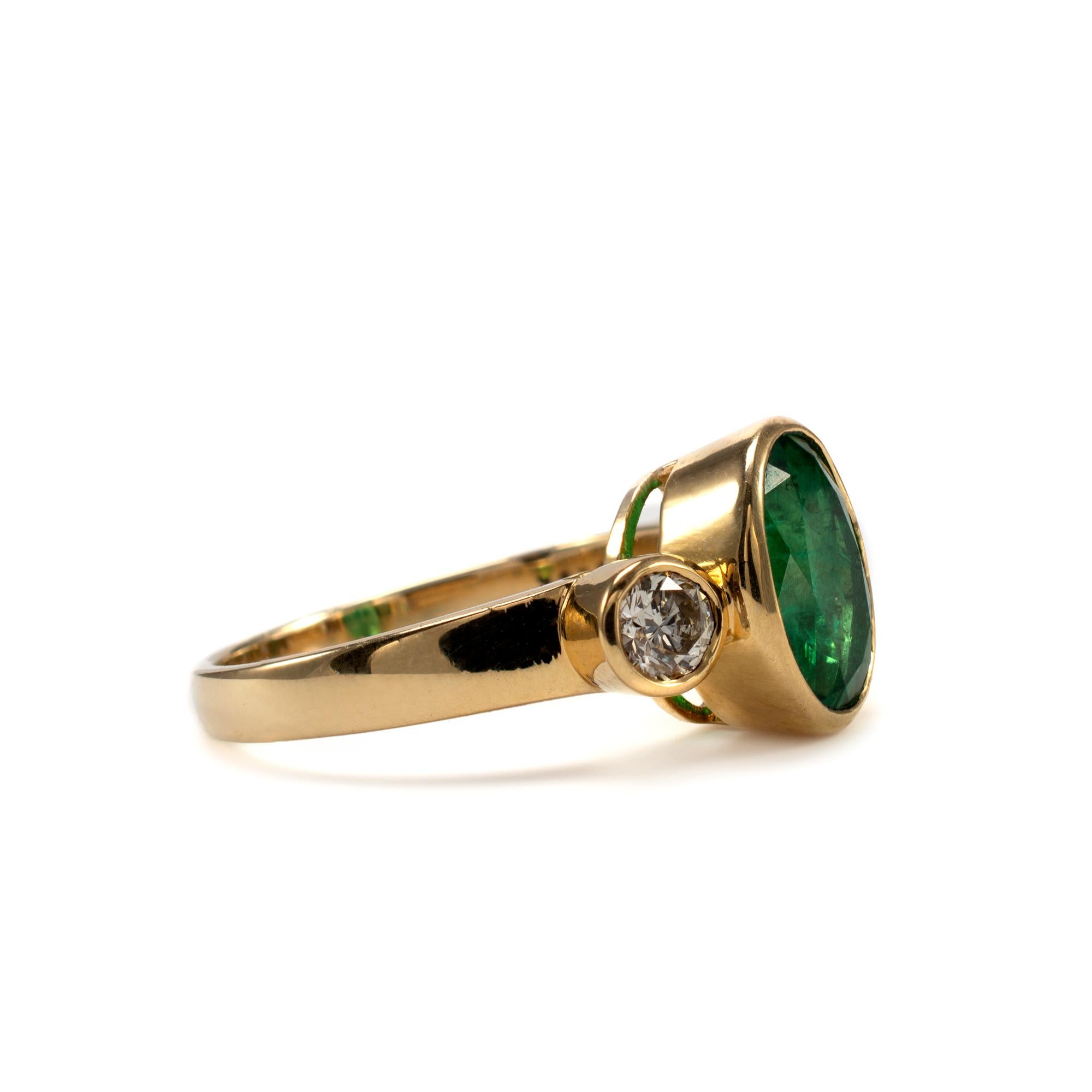 Certified 3.5 Carat Emerald and Diamond Bezel Statement Ring 18 Karat Gold 3