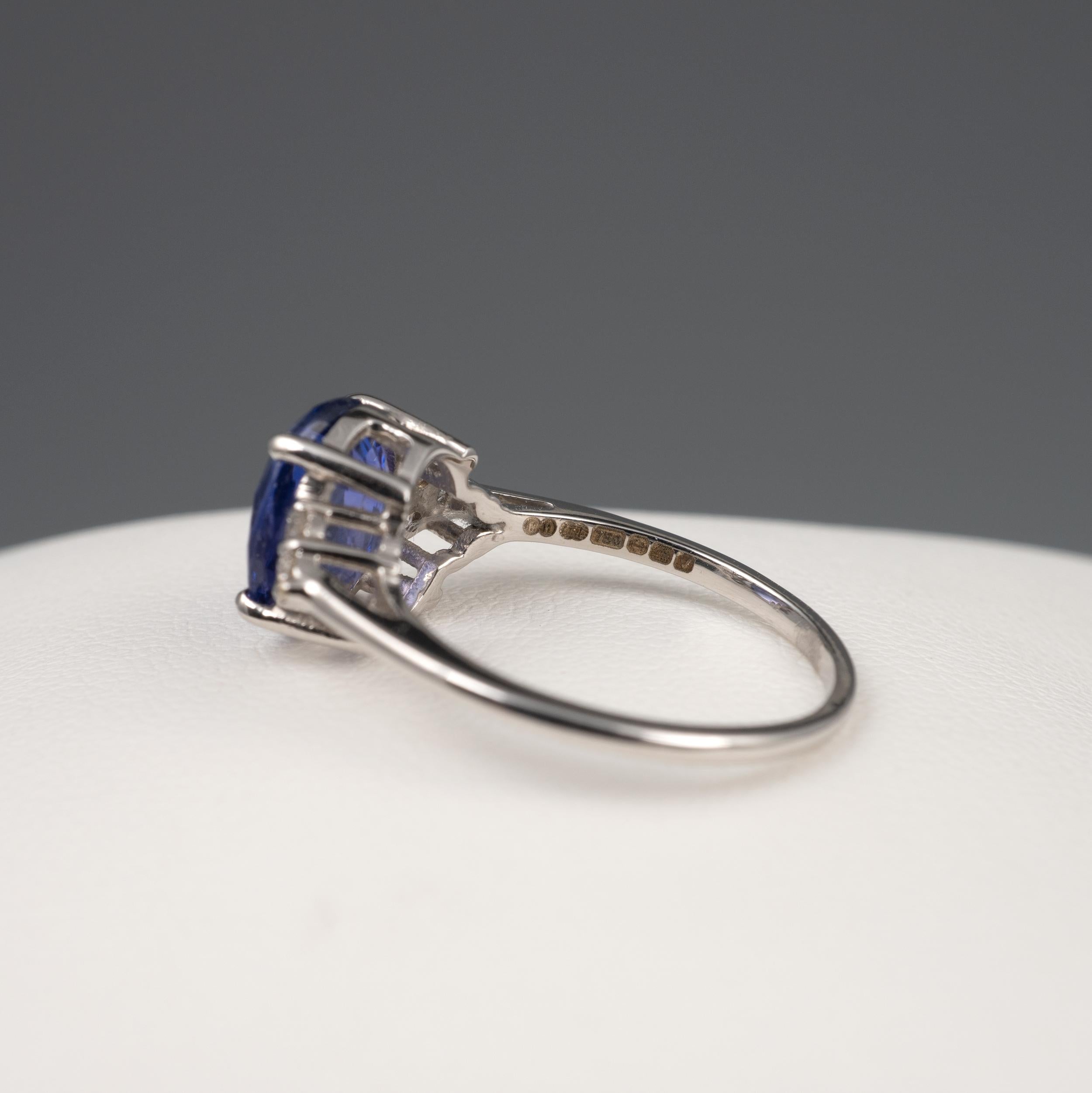 IGI Certified 3.55 Carat Color Change Sapphire Diamond Ring 18 Karat White Gold For Sale 2