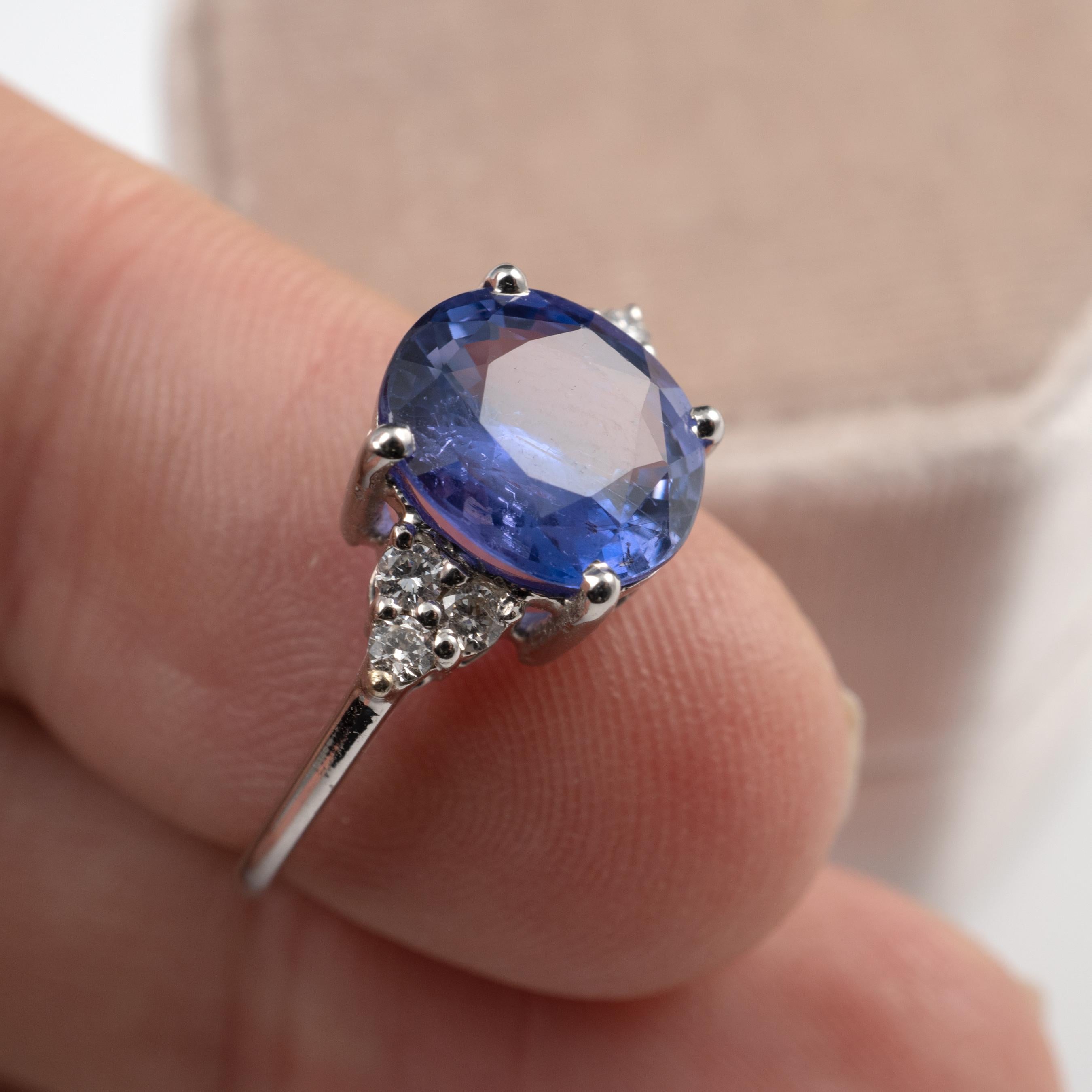 Women's or Men's IGI Certified 3.55 Carat Color Change Sapphire Diamond Ring 18 Karat White Gold For Sale