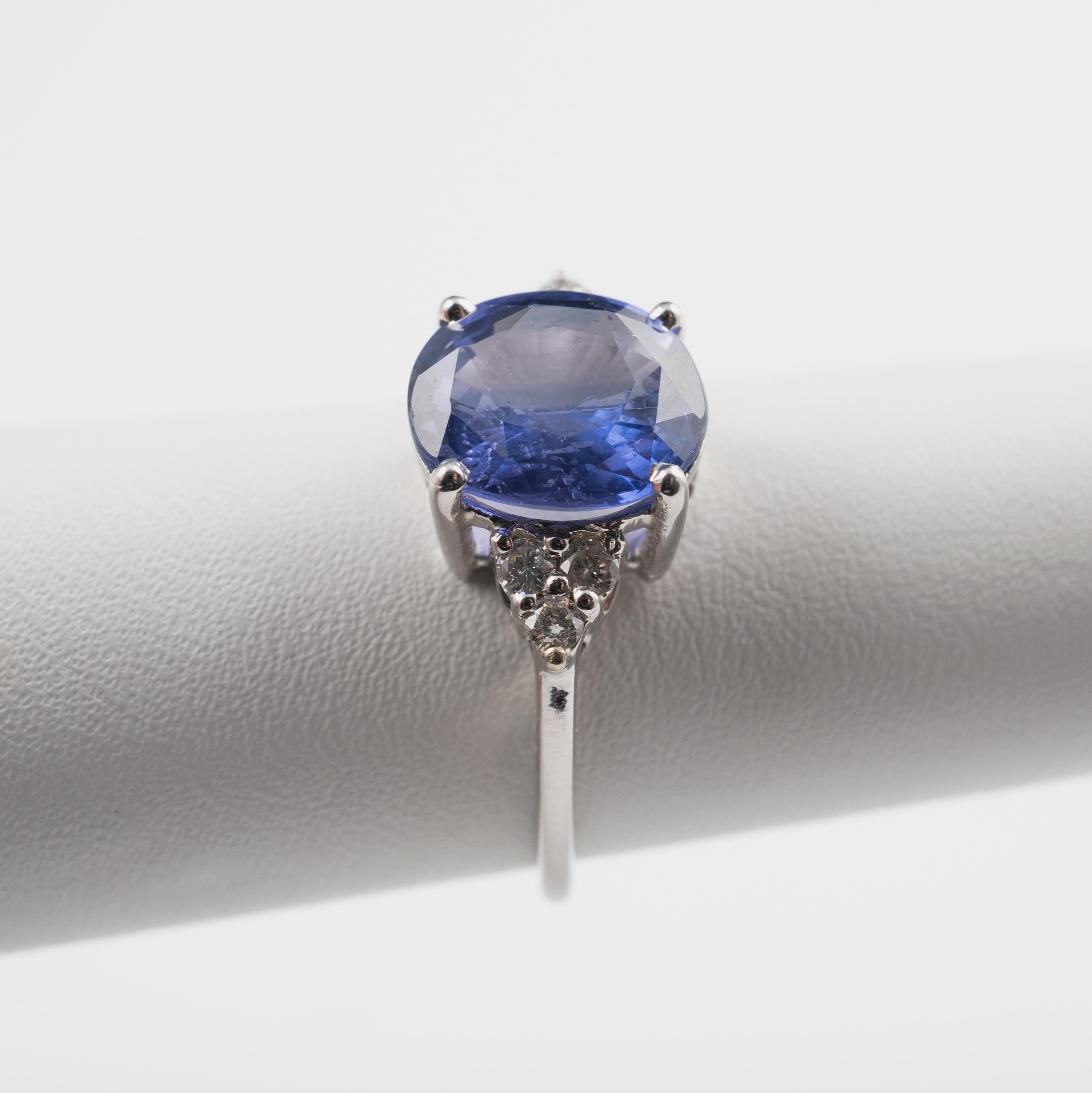 IGI Certified 3.55 Carat Color Change Sapphire Diamond Ring 18 Karat White Gold For Sale 3