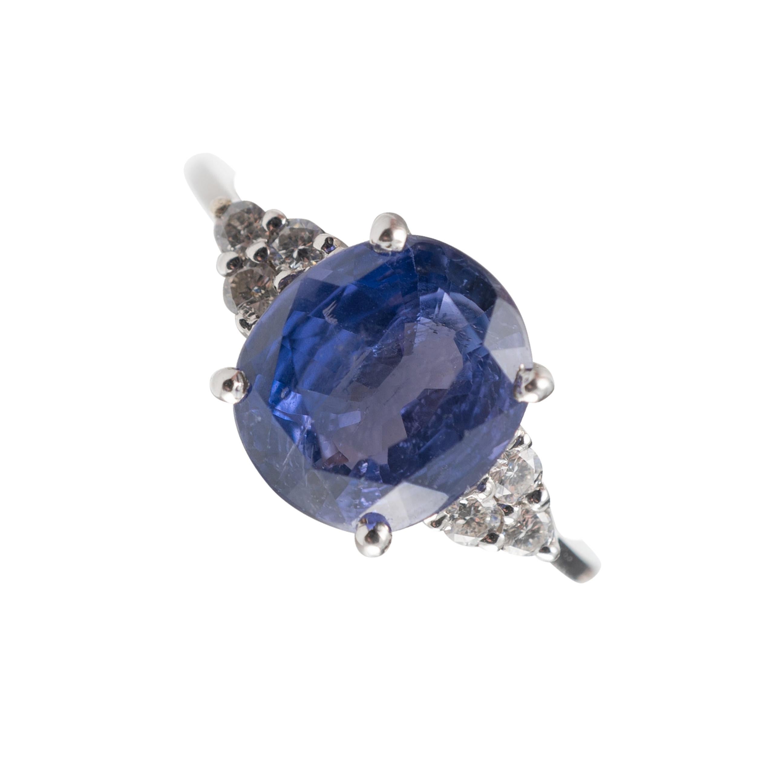 IGI Certified 3.55 Carat Color Change Sapphire Diamond Ring 18 Karat White Gold For Sale