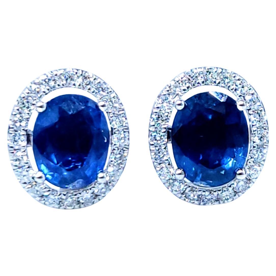 Orecchini con zaffiro e diamante certificati IGI da 3,70 carati in oro bianco 18 carati in vendita