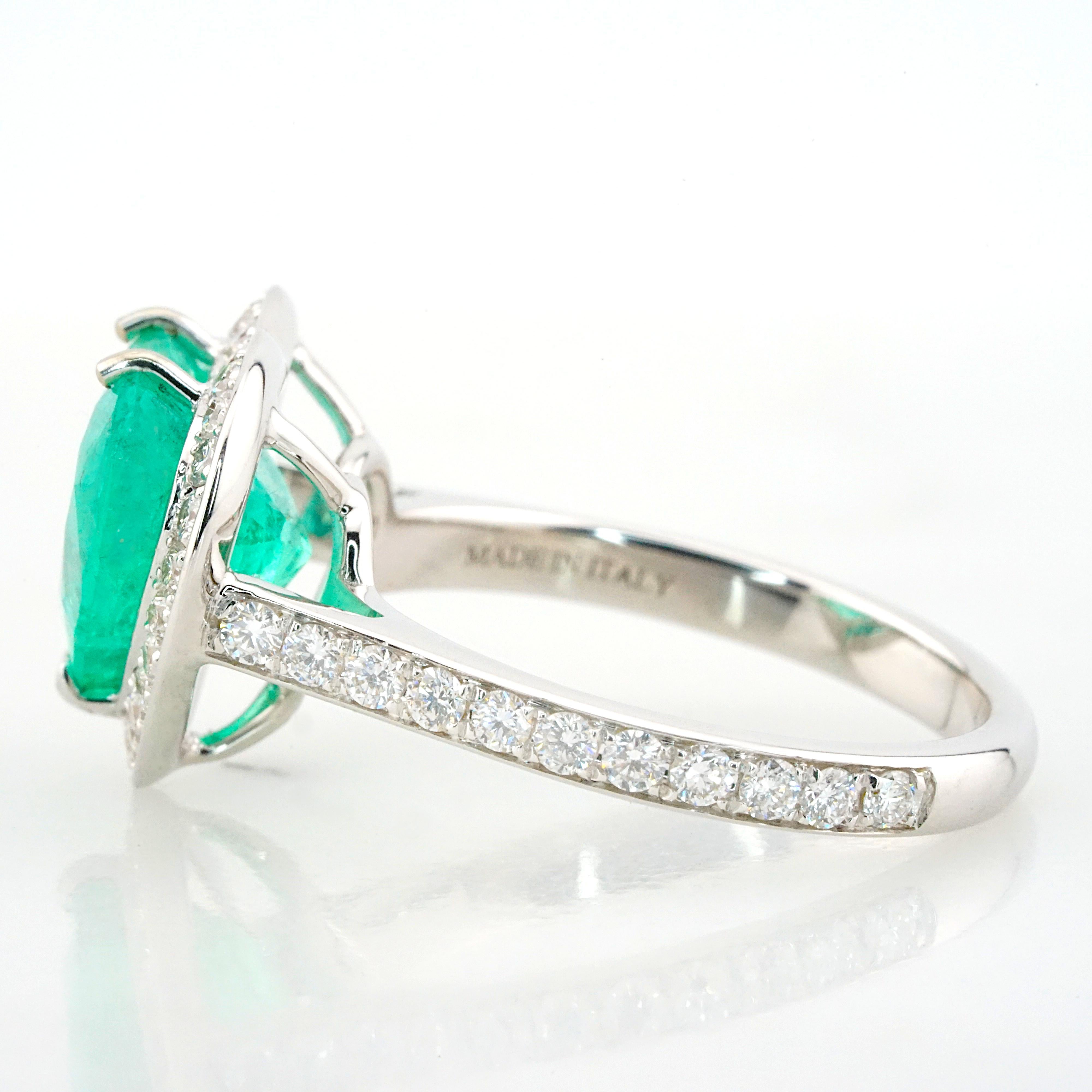 Women's or Men's IGI Certified 3.72 Carat Heart Minor Oil Emerald Diamond Made In Italy Ring  For Sale