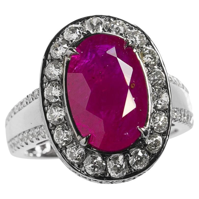 IGI Certified 3.73Carat Ruby & Diamond Ring in 18K Gold For Sale