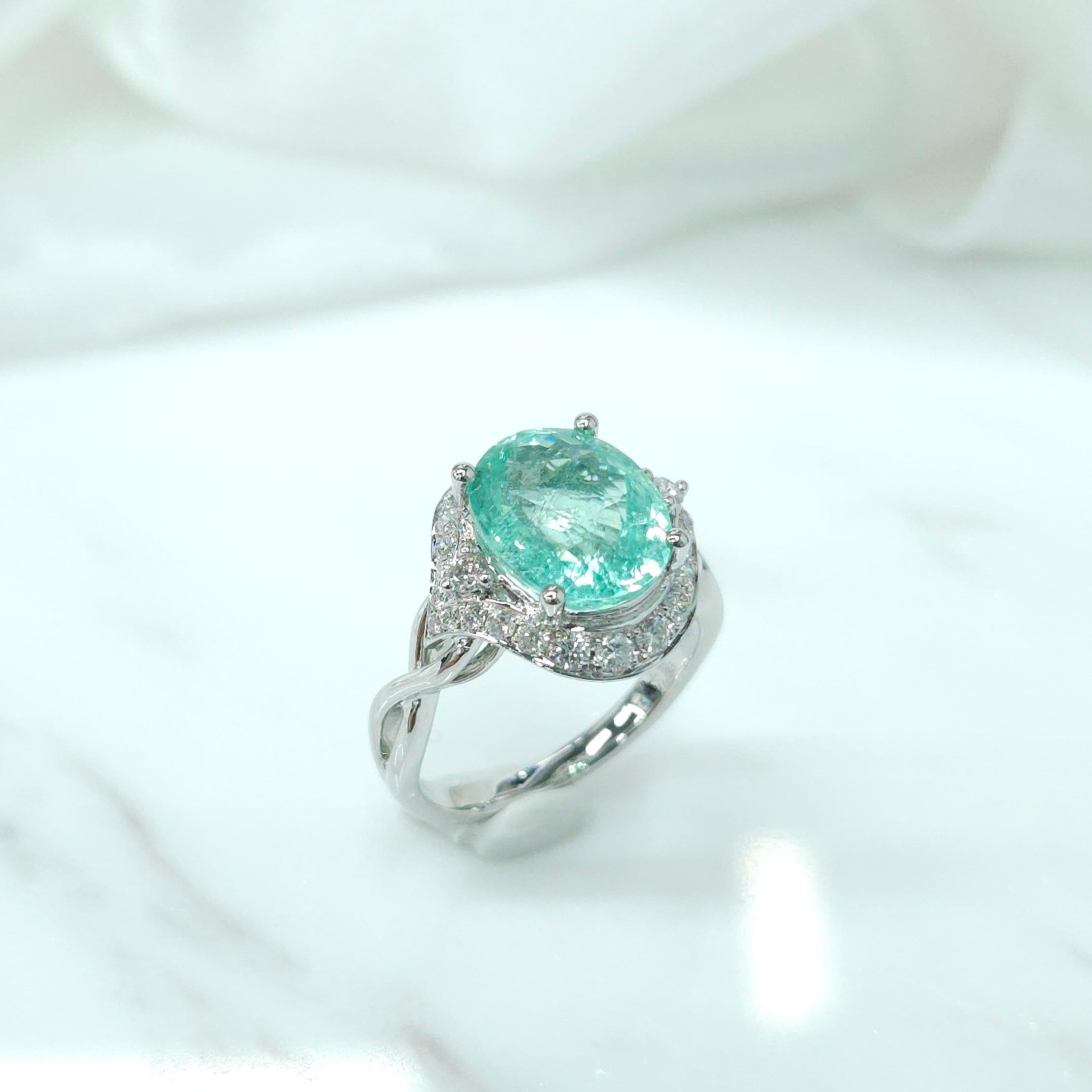 IGI Certified 3.87 Carat Paraiba & Diamond Ring in 18K White Gold In New Condition For Sale In KOWLOON, HK