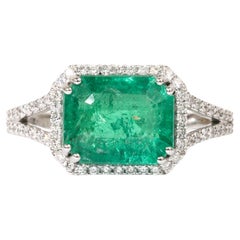 IGI Certified 3ct Natural Emerald & Diamond Halo Engagement Ring - 18K WhiteGold