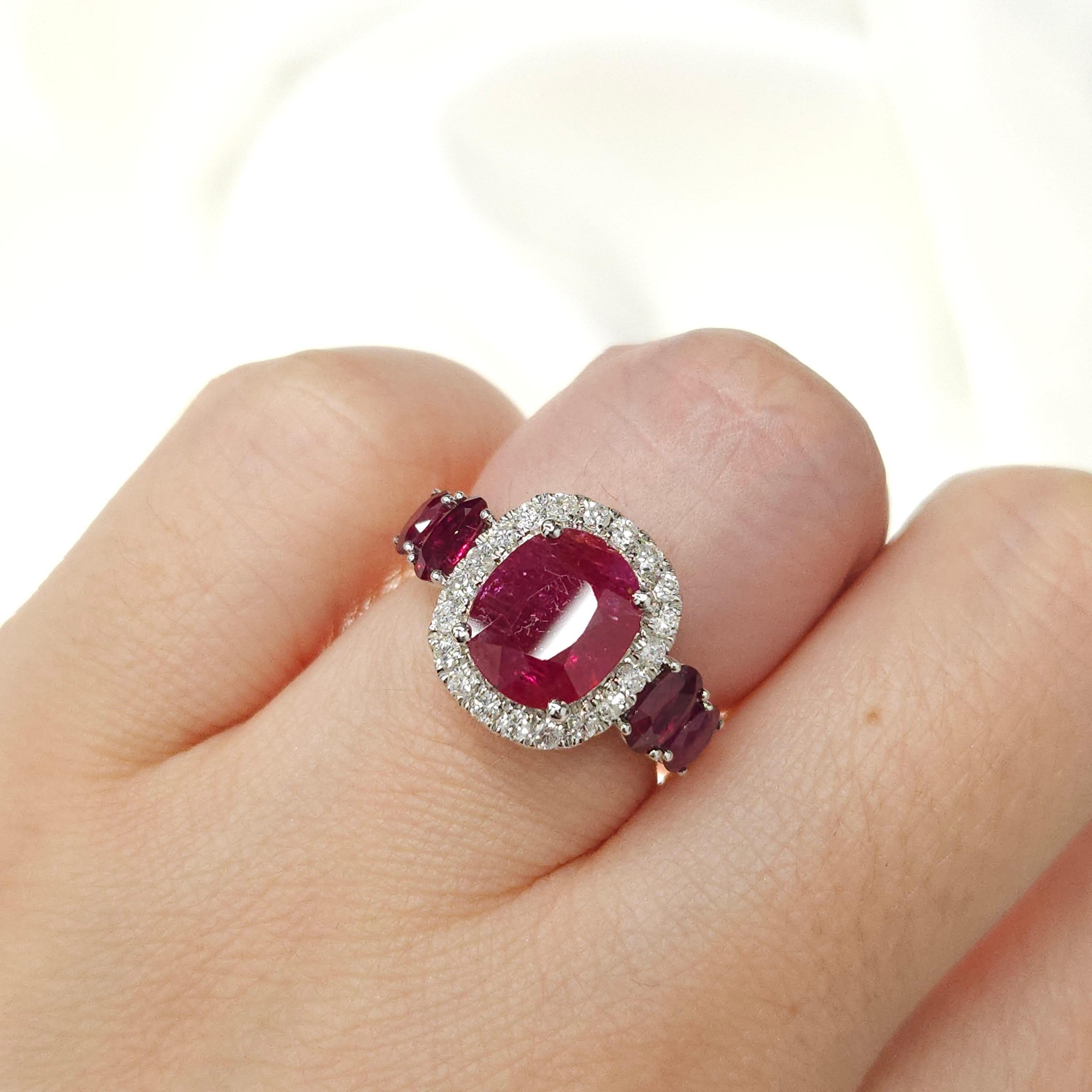 IGI Certified 4.00 Carat Ruby & Diamond Ring in 18K White Gold For Sale 1