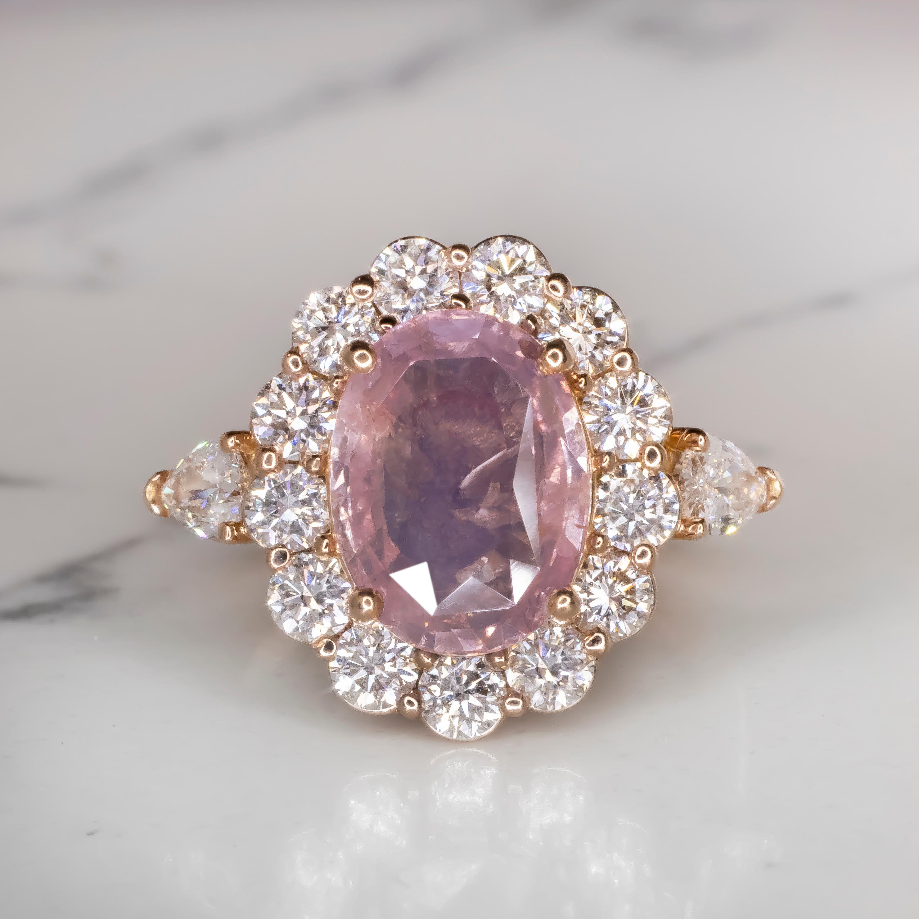 Contemporary IGI Certified 4.02 Carat Oval Unheated Padparadscha Sapphire 18K Rose Gold Ring For Sale