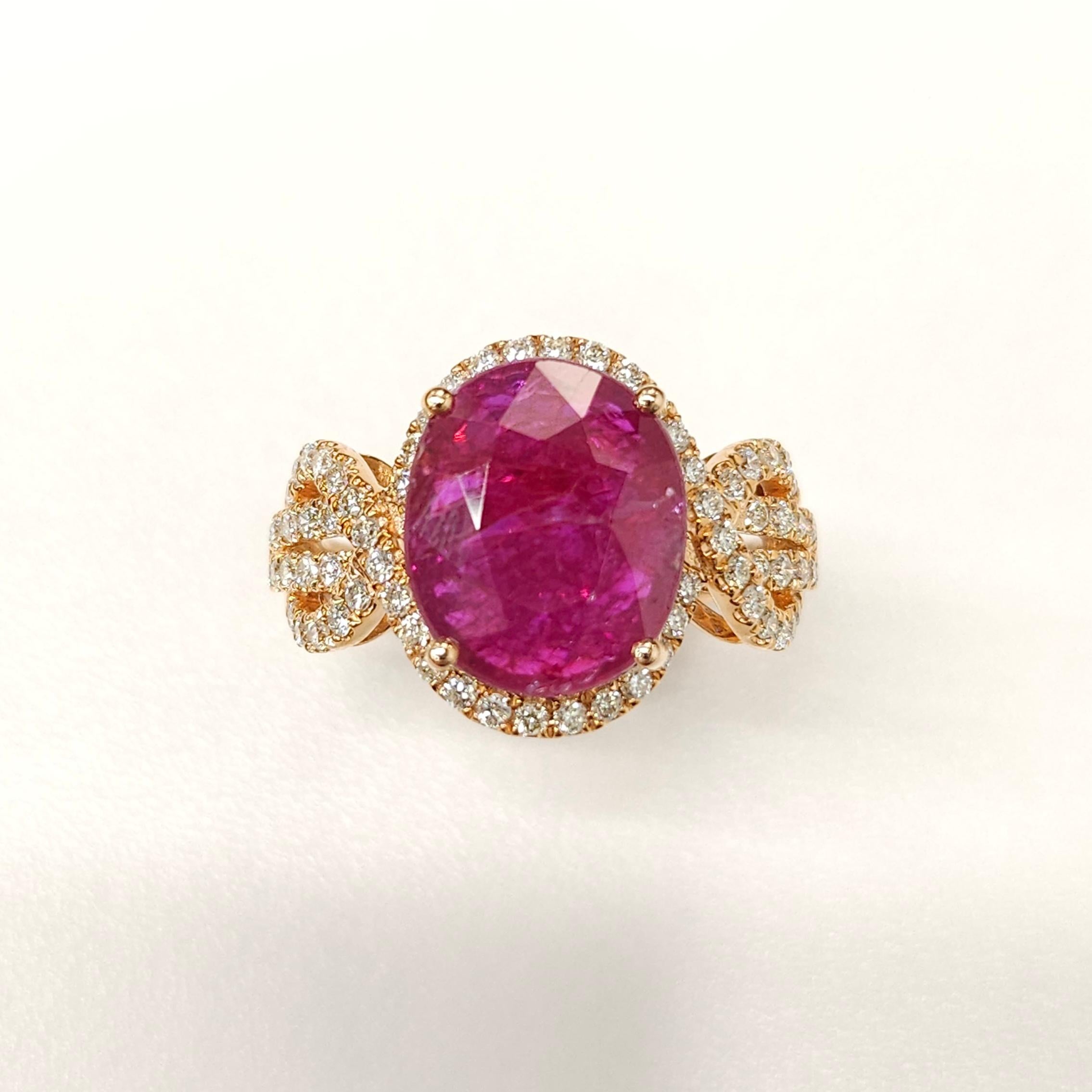 IGI Certified 4.02 Carat Ruby & Diamond Ring in 18K Rose Gold In New Condition For Sale In KOWLOON, HK