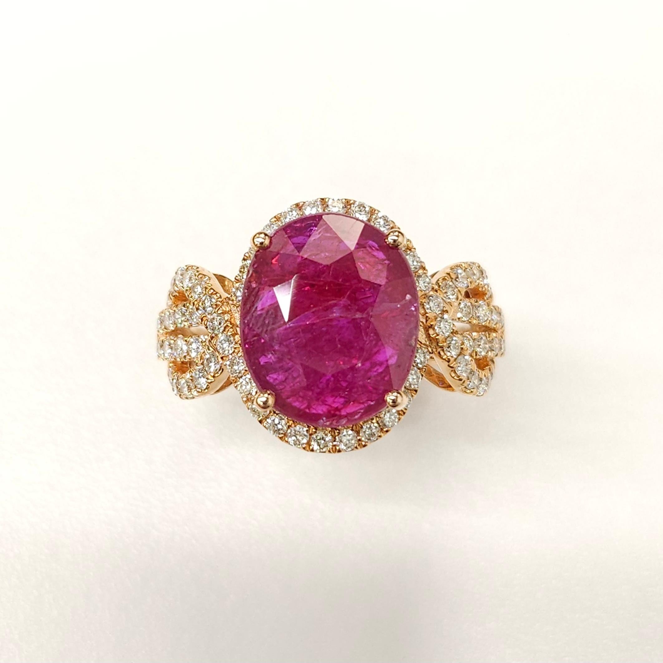 Women's IGI Certified 4.02 Carat Ruby & Diamond Ring in 18K Rose Gold For Sale