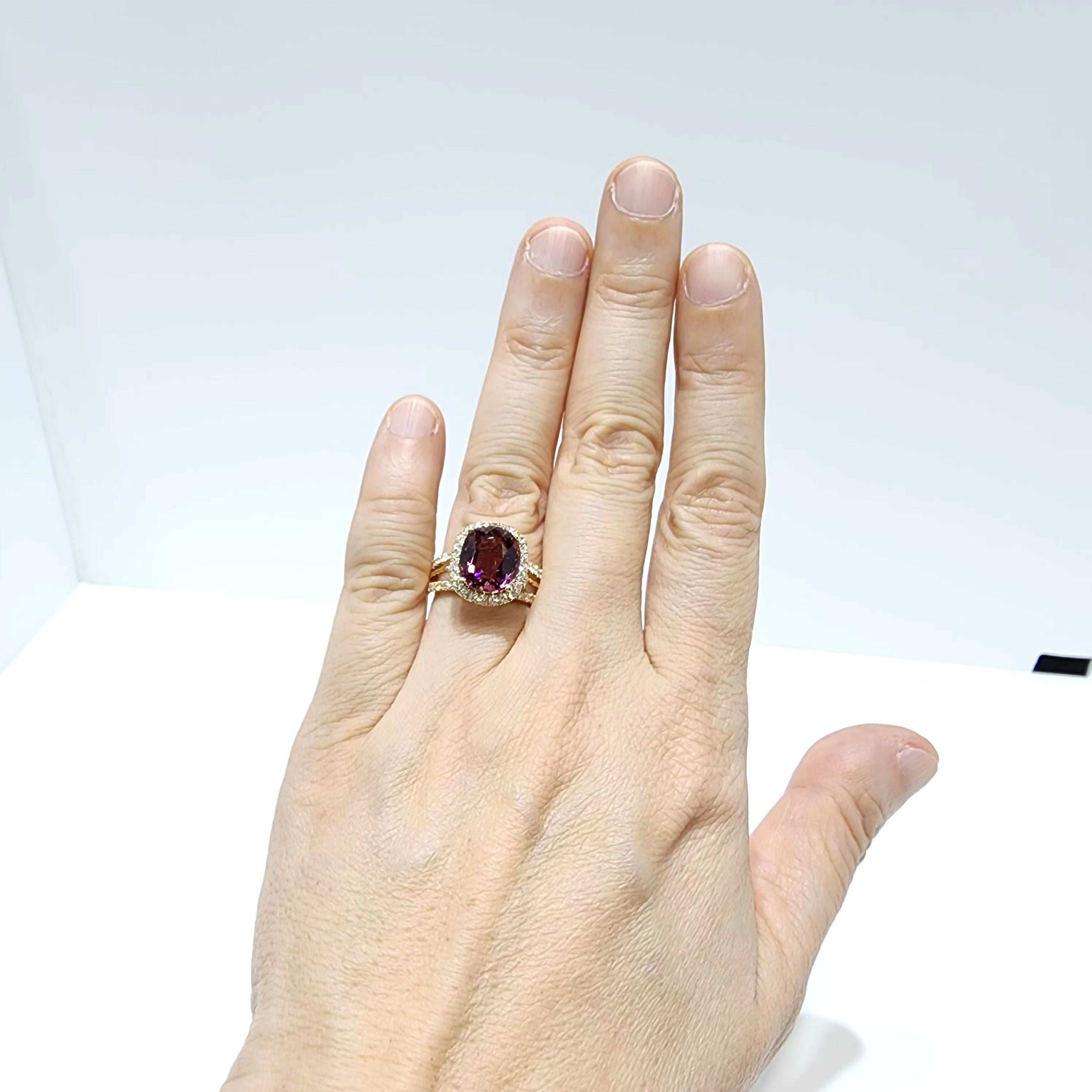 Cushion Cut IGI Certified 4.10 Carat Pink Tourmaline and Diamond Ring in 18K Yellow Gold For Sale