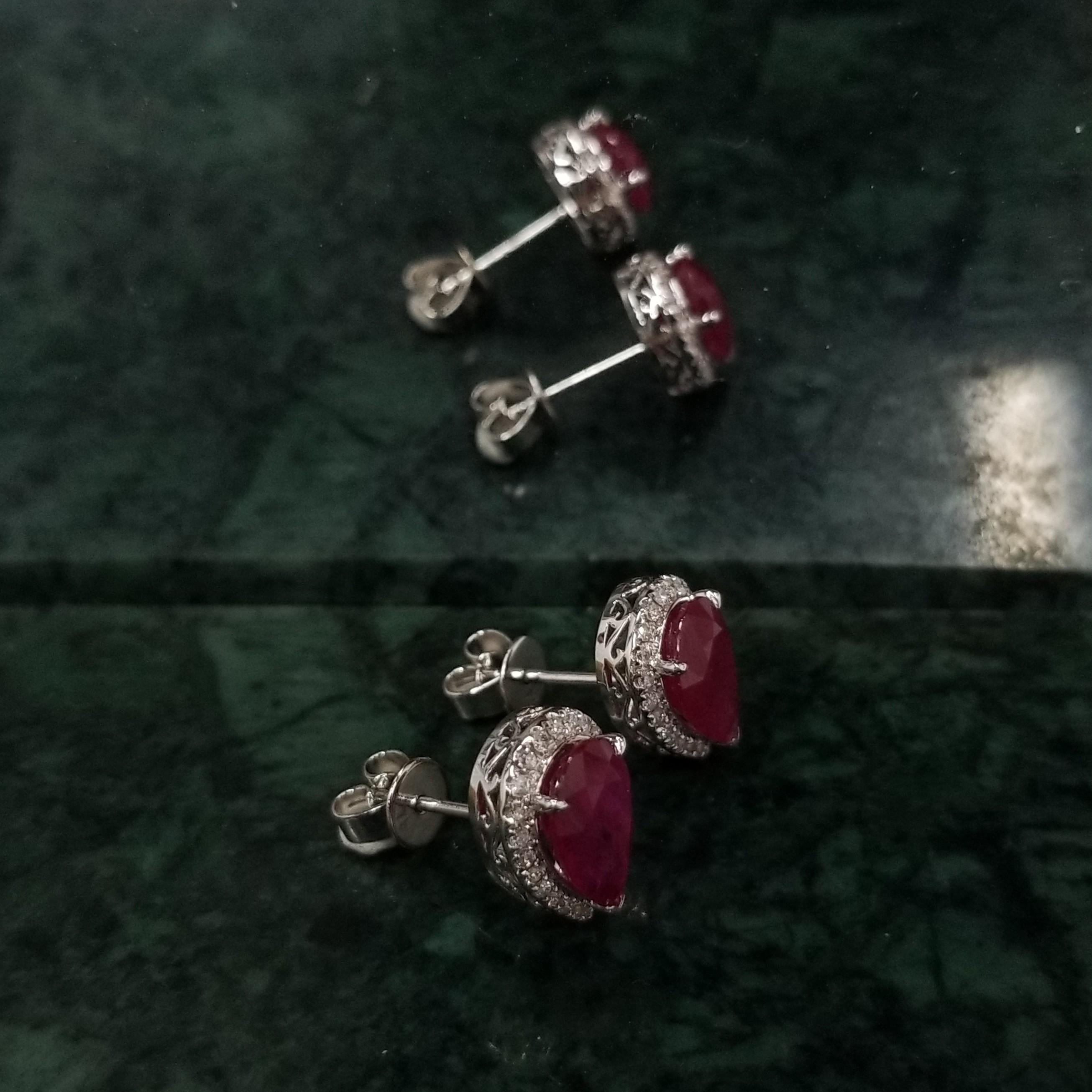 IGI Certified 4.10 Carat Ruby & 0.20 Carat Diamond Earrings in 18K White Gold In New Condition For Sale In KOWLOON, HK