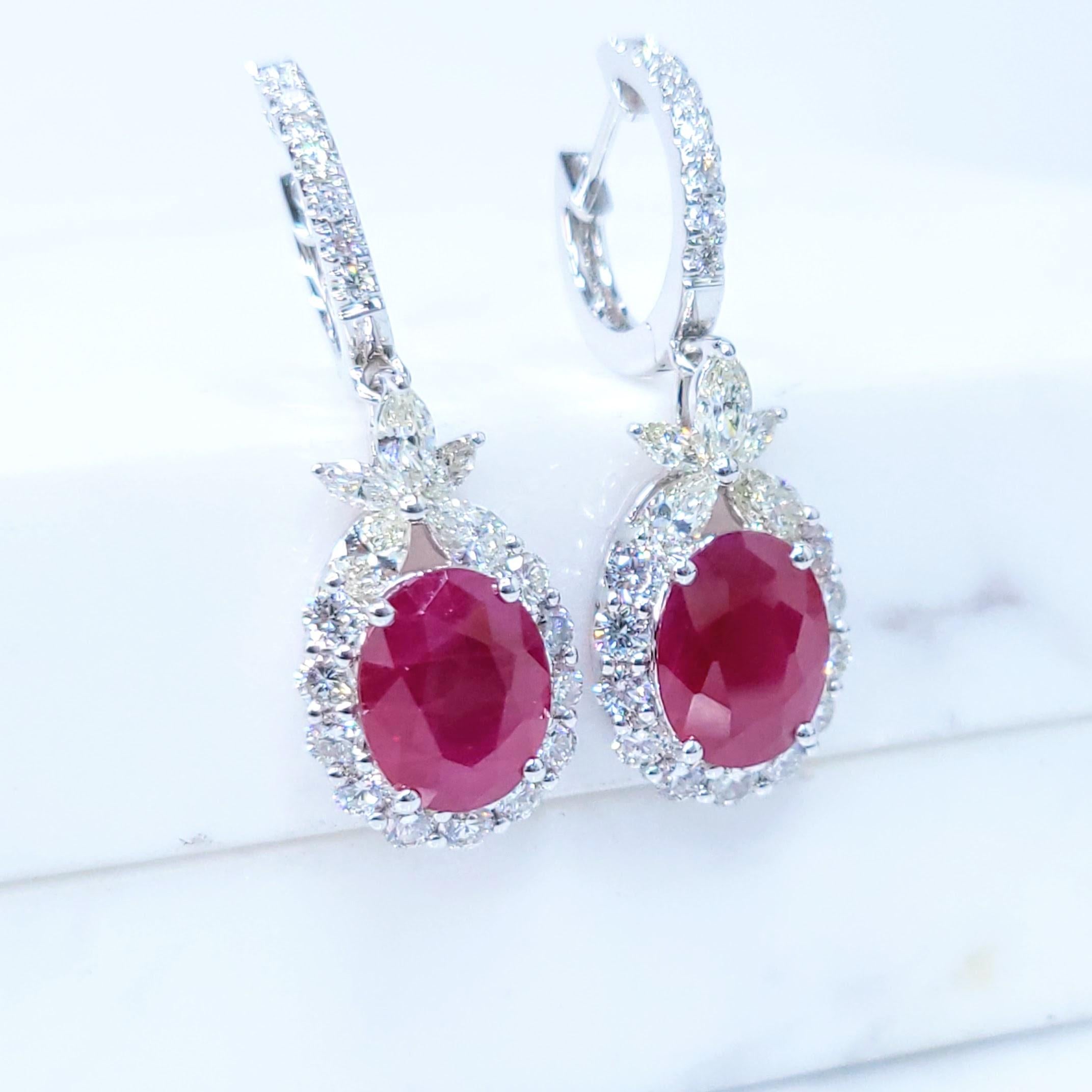 Boucles d'oreilles en or blanc 18 carats certifiées IGI avec rubis et diamants de 4,12 carats en vente 4