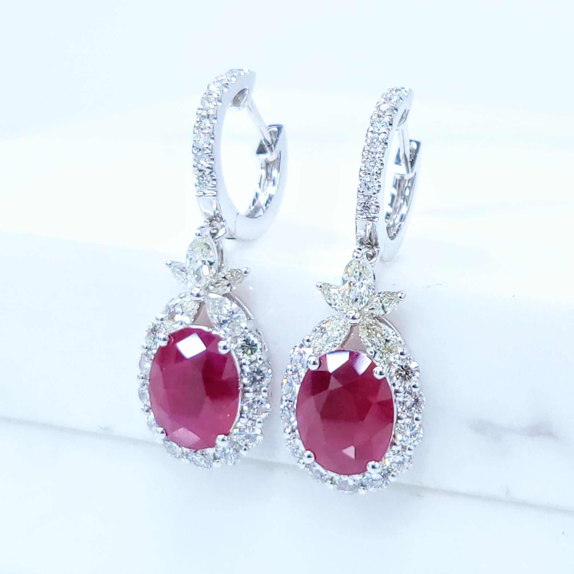 Boucles d'oreilles en or blanc 18 carats certifiées IGI avec rubis et diamants de 4,12 carats en vente 3