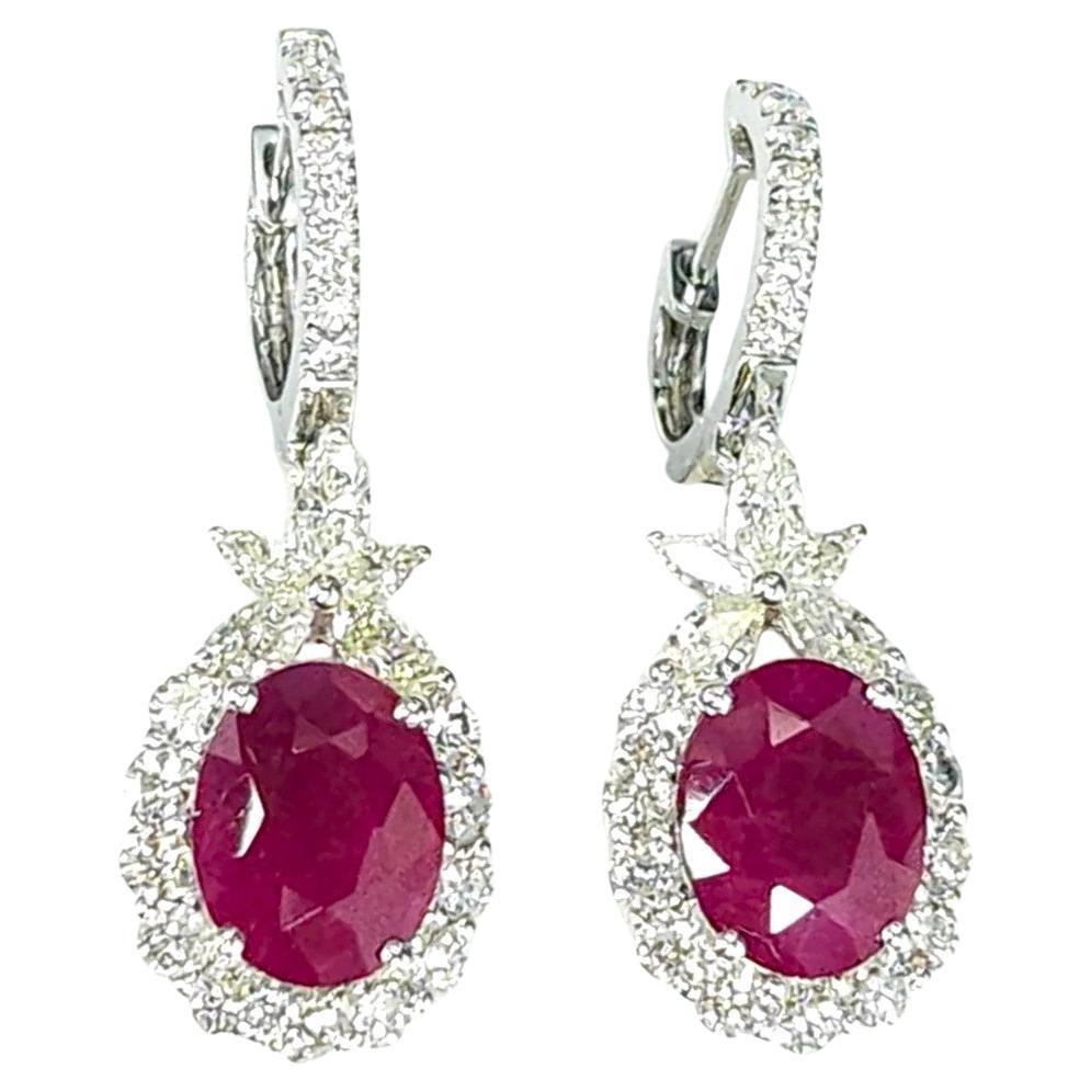 Boucles d'oreilles en or blanc 18 carats certifiées IGI avec rubis et diamants de 4,12 carats