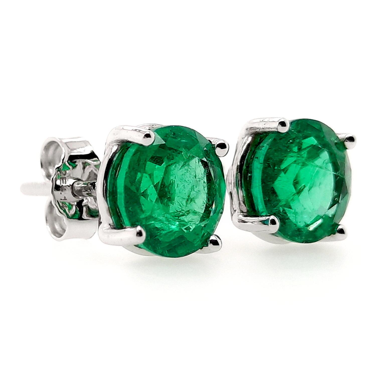 IGI Certified 4.14ct Natural Round Emeralds 14K White Gold Earrings In New Condition For Sale In Hong Kong, HK