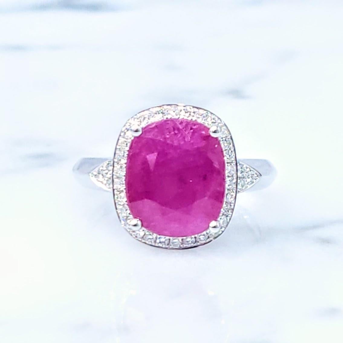 Bague en or blanc 18 carats certifiée IGI avec rubis et diamants de 4,17 carats en vente 4
