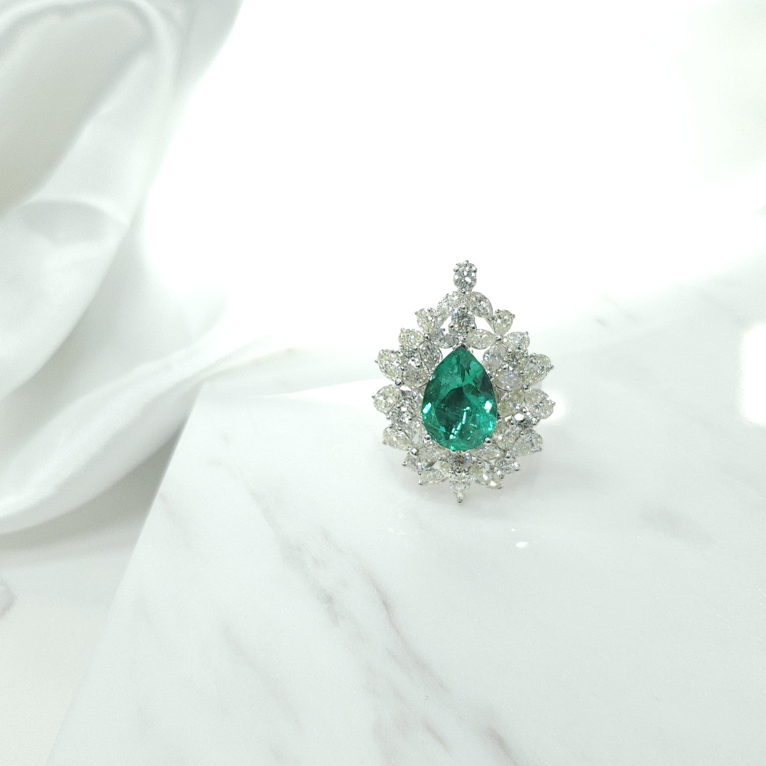 Pendentif à 2 façons avec émeraude colombienne et diamants de 4,19 carats certifiés IGI en vente 10