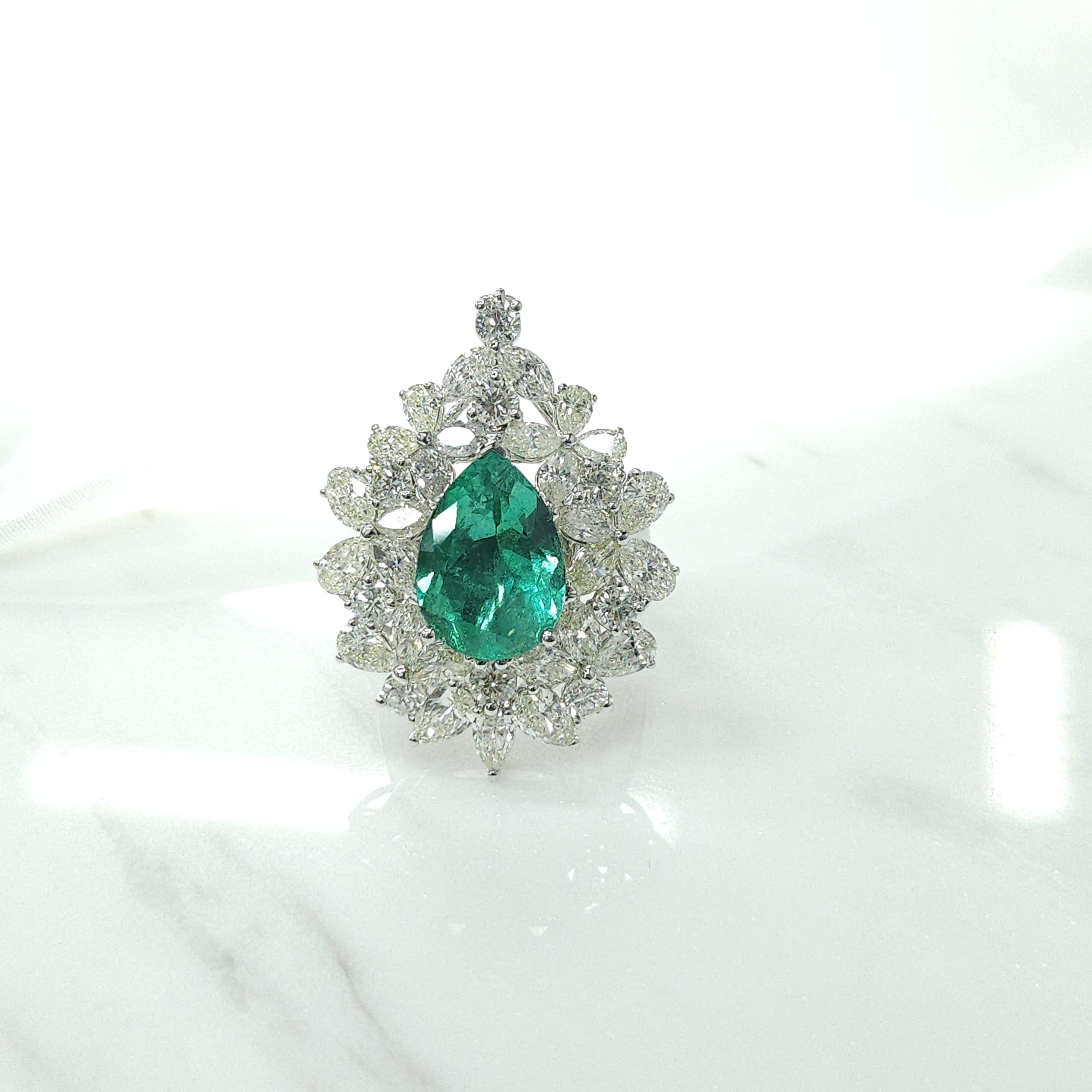 IGI certified 4.19 Carat Colombian Emerald & Diamond Cluster Ring Pendent 2 way  For Sale 11