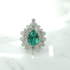 IGI certified 4.19 Carat Colombian Emerald & Diamond Cluster Ring Pendent 2 way