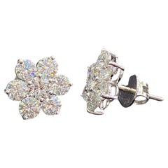 IGI Certified 4.40 Carat F/VS1 Round Brilliant Diamond Stud Earrings 18K Gold
