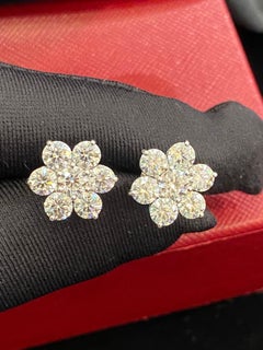 Boucles d'oreilles à clous en or 18 carats, serties de diamants ronds brillants certifiés IGI de 4,40 carats, de pureté F et de qualité VS1