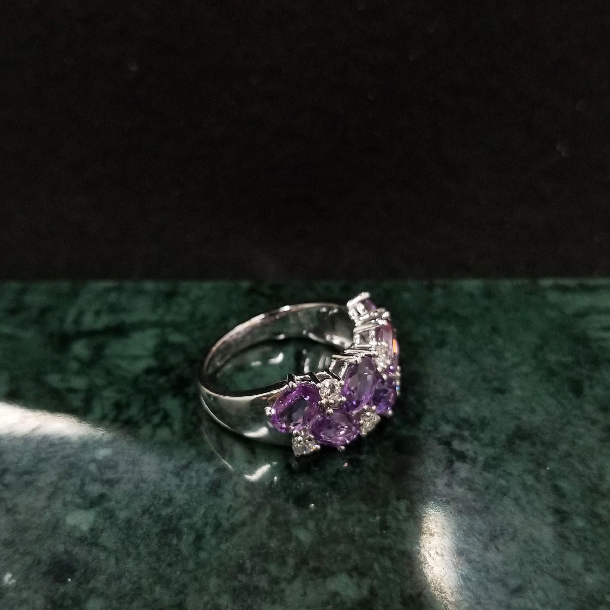 Modern IGI Certified 4.40 Carat Purple Sapphire & Diamond Ring in 18K White Gold For Sale