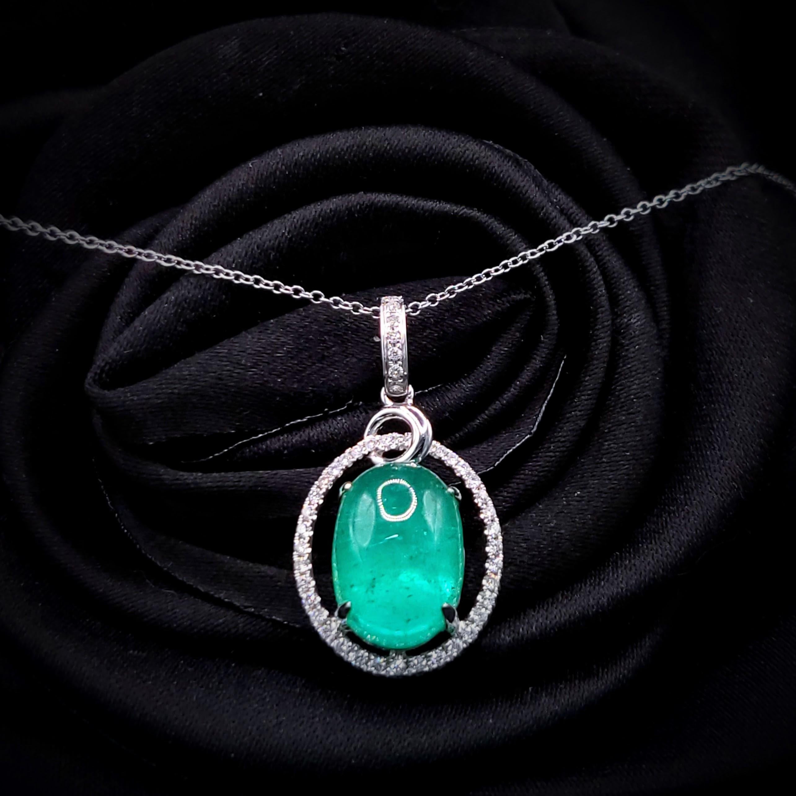 IGI-zertifiziert 4,41 Karat kolumbianischen Smaragd ein Diamant-Anhänger in 18K Weißgold im Zustand „Neu“ im Angebot in KOWLOON, HK