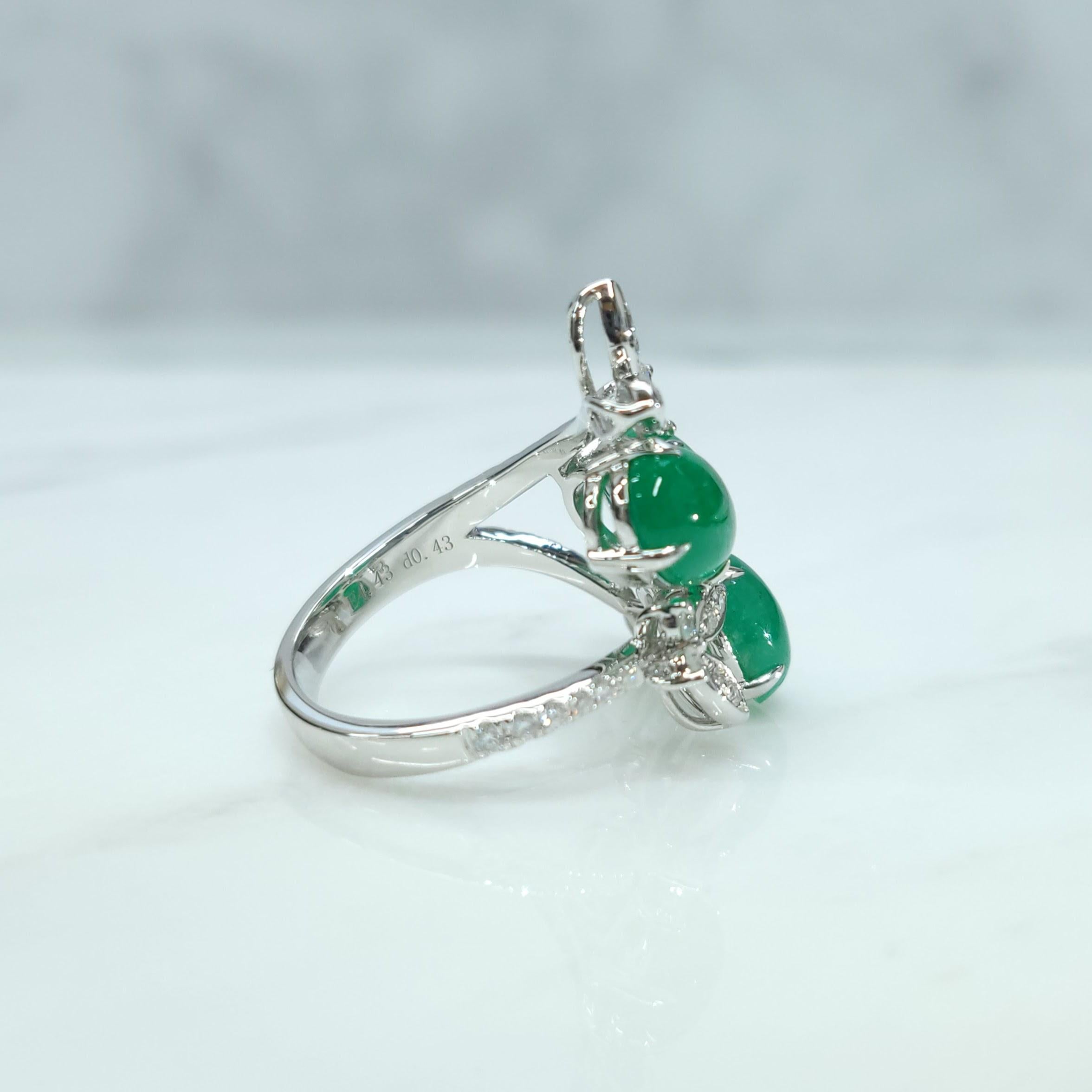Ring aus 18 Karat Weißgold mit IGI-zertifiziertem 4,43 Karat Cabochon-Smaragd und Diamant im Zustand „Neu“ im Angebot in KOWLOON, HK