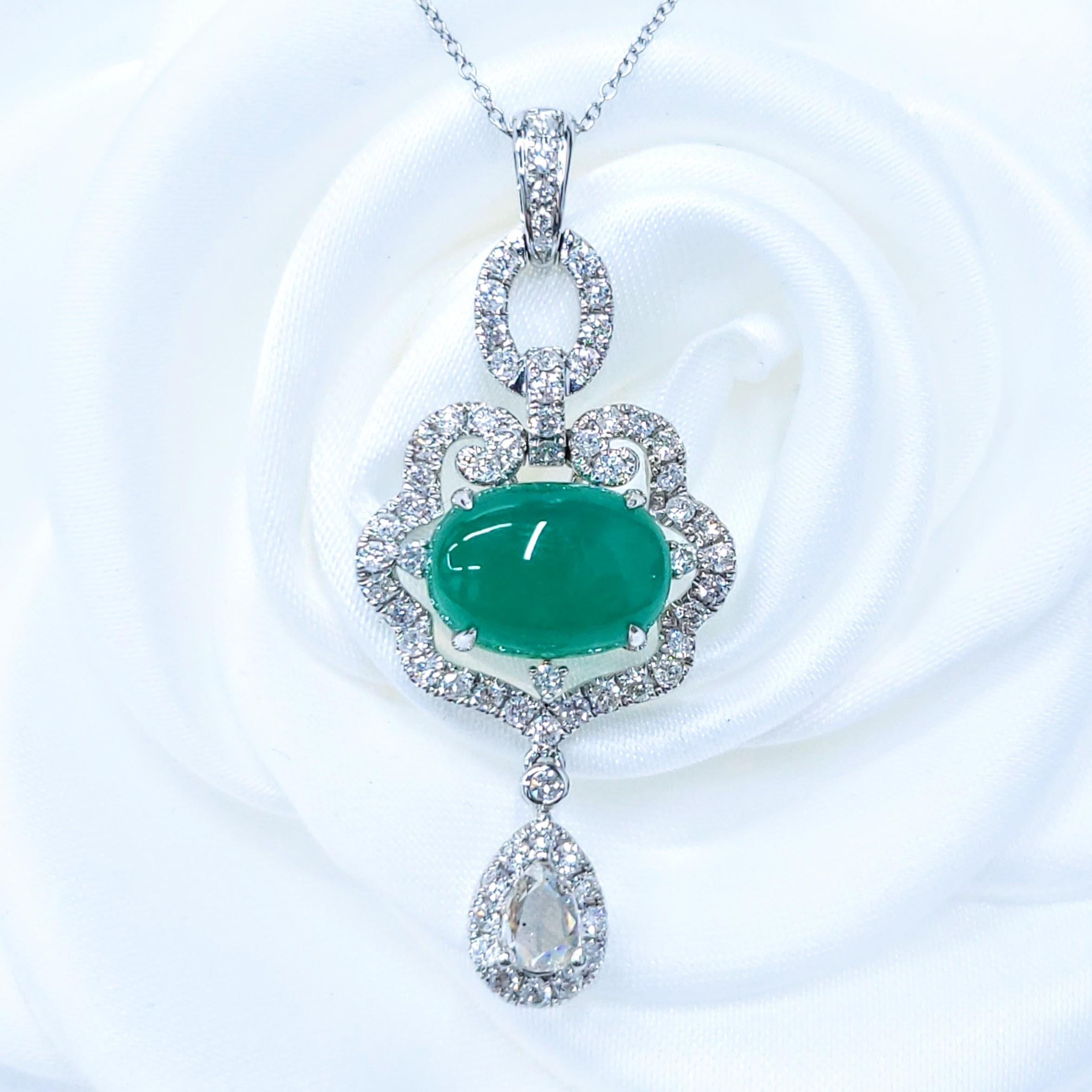 Colgante de oro blanco de 18 quilates con esmeralda colombiana y diamantes de 4,48 quilates con certificado IGI en Nuevo estado para la venta en KOWLOON, HK